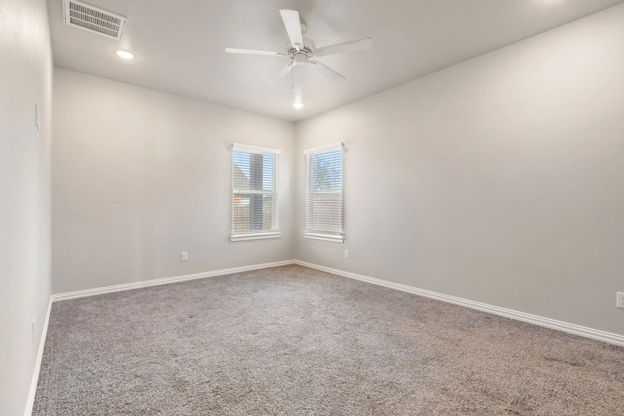 Single Family Residence For Sale in Hunt County , 2306 Church Street, Greenville, Texas 75401, 3 Bedroom, 2 Bathroom, 1 Garage spaces, 1,381 Sqft, built in 2022, mls#21301215, Real Estate Agent in Greenville, Homes For Sale in Hunt county, Homes For Sale in Greenville, Realtor in Greenville Texas, Real Estate Brokerage Independent Realty Texas, Luminita Cordes Realtor