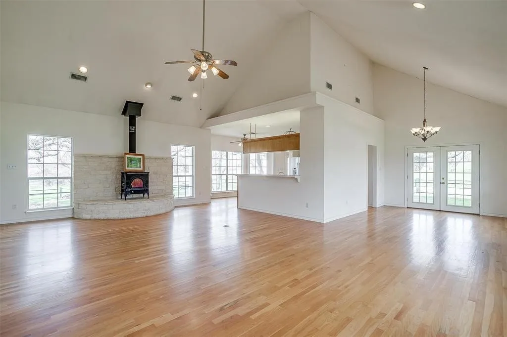 Business For Sale in Parker County , 1930-1B Old Mineral Wells Highway, Weatherford, Texas 76088, 0, 0, Garage spaces, 0 Sqft, built in 2001, Price $899,900, mls#21243352, Real Estate Agent in Weatherford, Homes For Sale in Parker county, Homes For Sale in Weatherford, Realtor in Weatherford Texas, Real Estate Brokerage Independent Realty Texas, Luminita Cordes Realtor