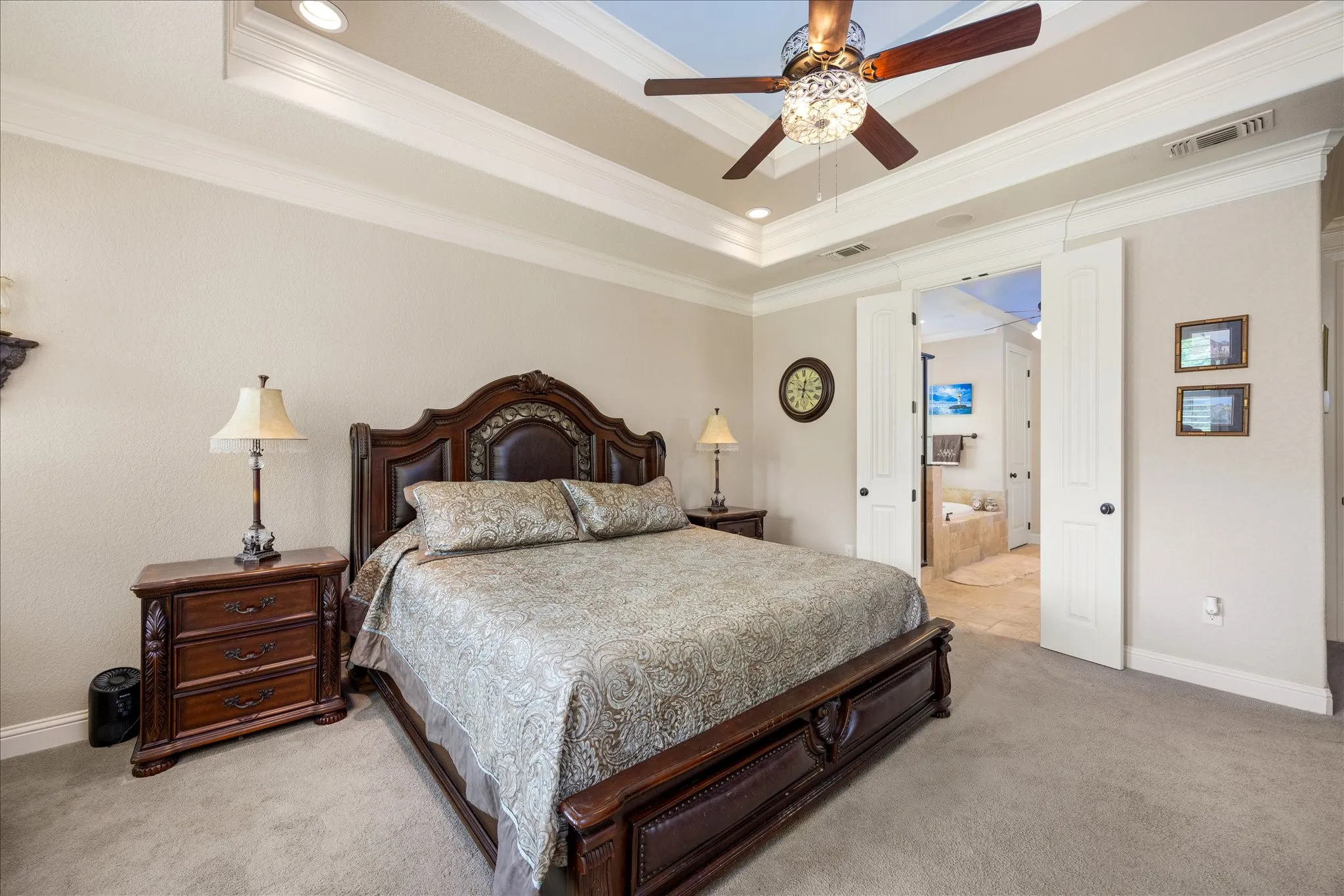 Single Family Residence For Sale in Hood County , 1011 Sunset Bay Court, Granbury, Texas 76048, 4 Bedroom, 3 Bathroom, 3 Garage spaces, 3,022 Sqft, built in 2011, mls#21303053, Real Estate Agent in Granbury, Homes For Sale in Hood county, Homes For Sale in Granbury, Realtor in Granbury Texas, Real Estate Brokerage Independent Realty Texas, Luminita Cordes Realtor