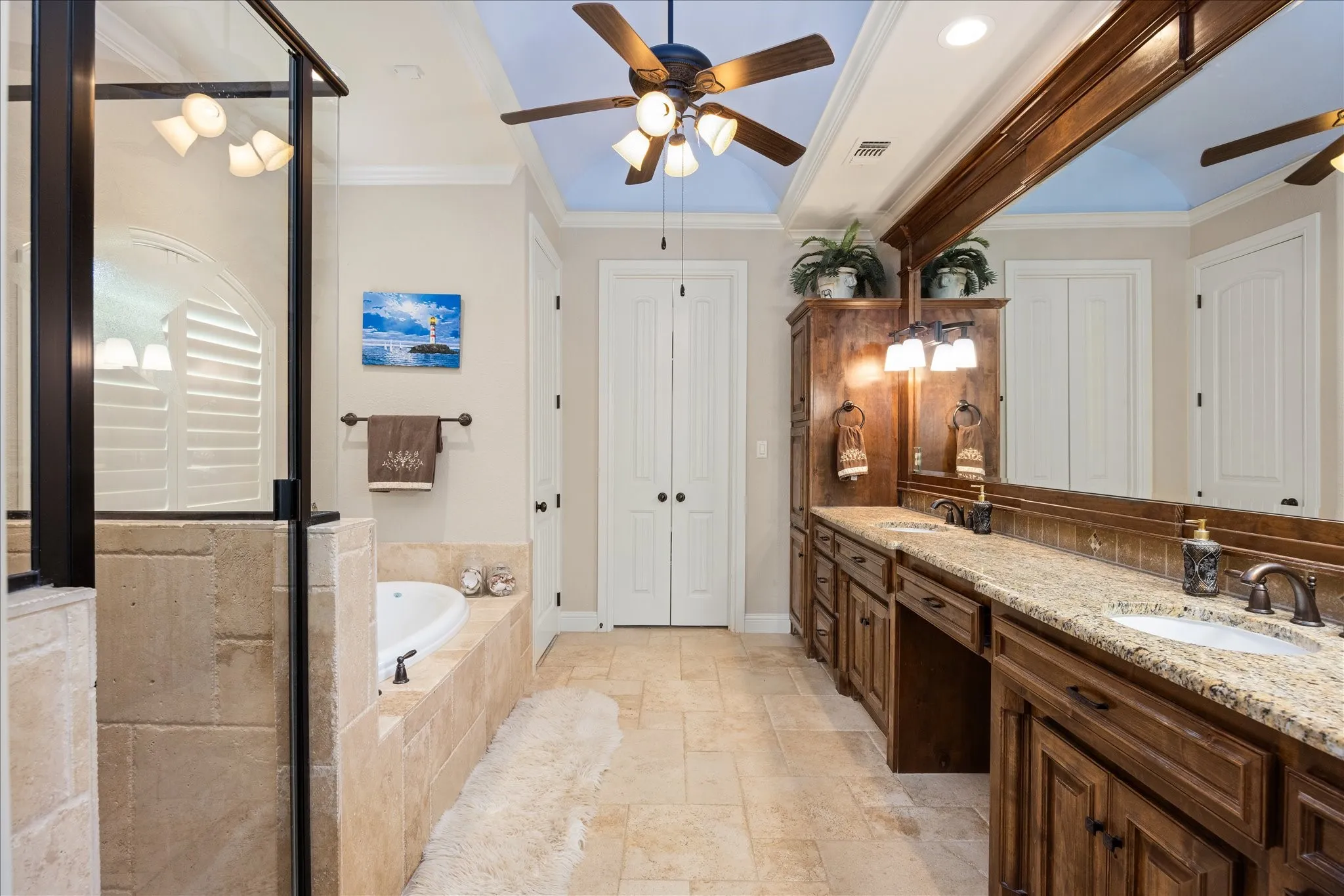 Single Family Residence For Sale in Hood County , 1011 Sunset Bay Court, Granbury, Texas 76048, 4 Bedroom, 3 Bathroom, 3 Garage spaces, 3,022 Sqft, built in 2011, mls#21303053, Real Estate Agent in Granbury, Homes For Sale in Hood county, Homes For Sale in Granbury, Realtor in Granbury Texas, Real Estate Brokerage Independent Realty Texas, Luminita Cordes Realtor