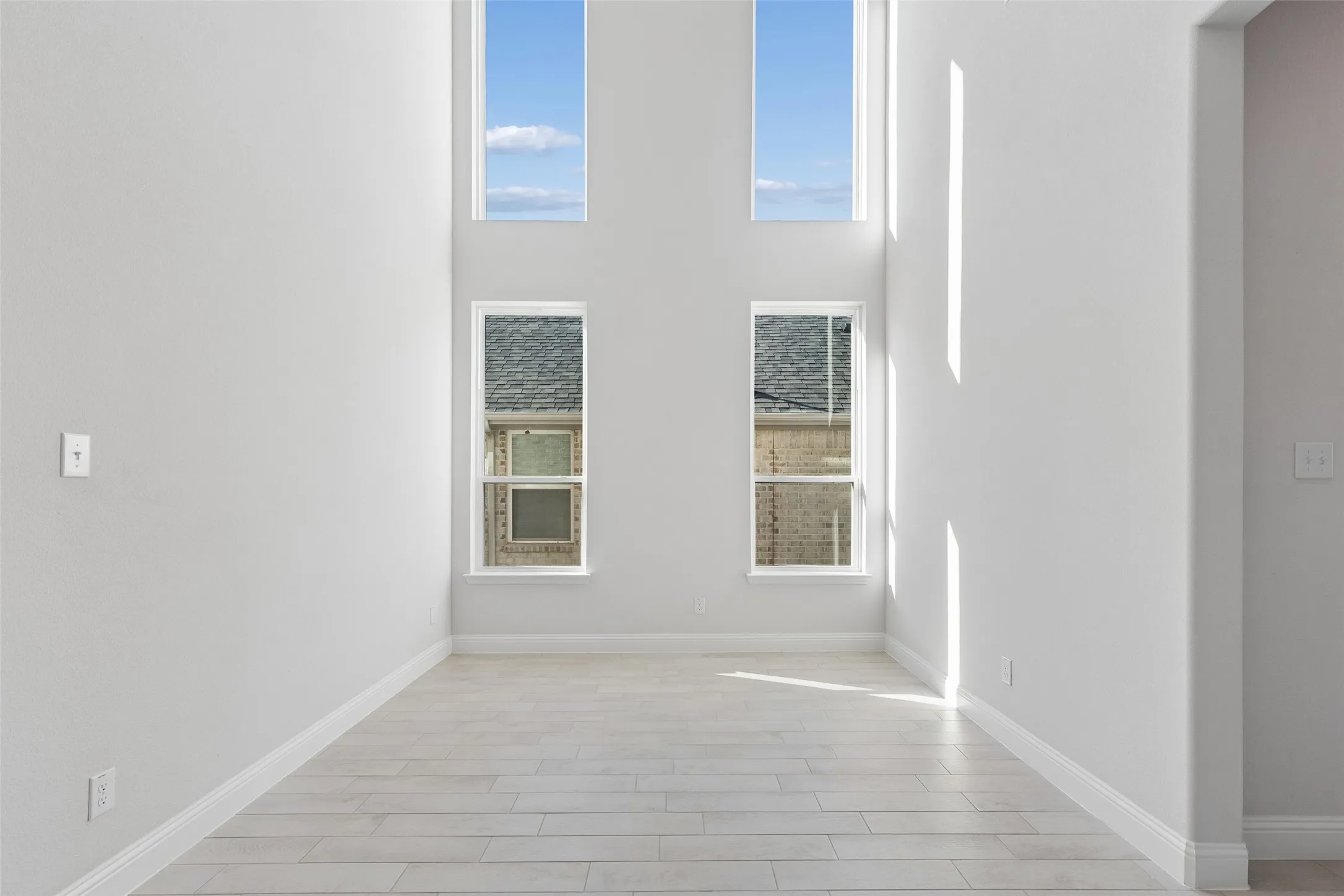 Single Family Residence For Sale in Collin County , 108 Santa Lucia Drive, Anna, Texas 75409, 5 Bedroom, 5 Bathroom, 2 Garage spaces, 4,058 Sqft, built in 2023, mls#21303233, Real Estate Agent in Anna, Homes For Sale in Collin county, Homes For Sale in Anna, Realtor in Anna Texas, Real Estate Brokerage Independent Realty Texas, Luminita Cordes Realtor