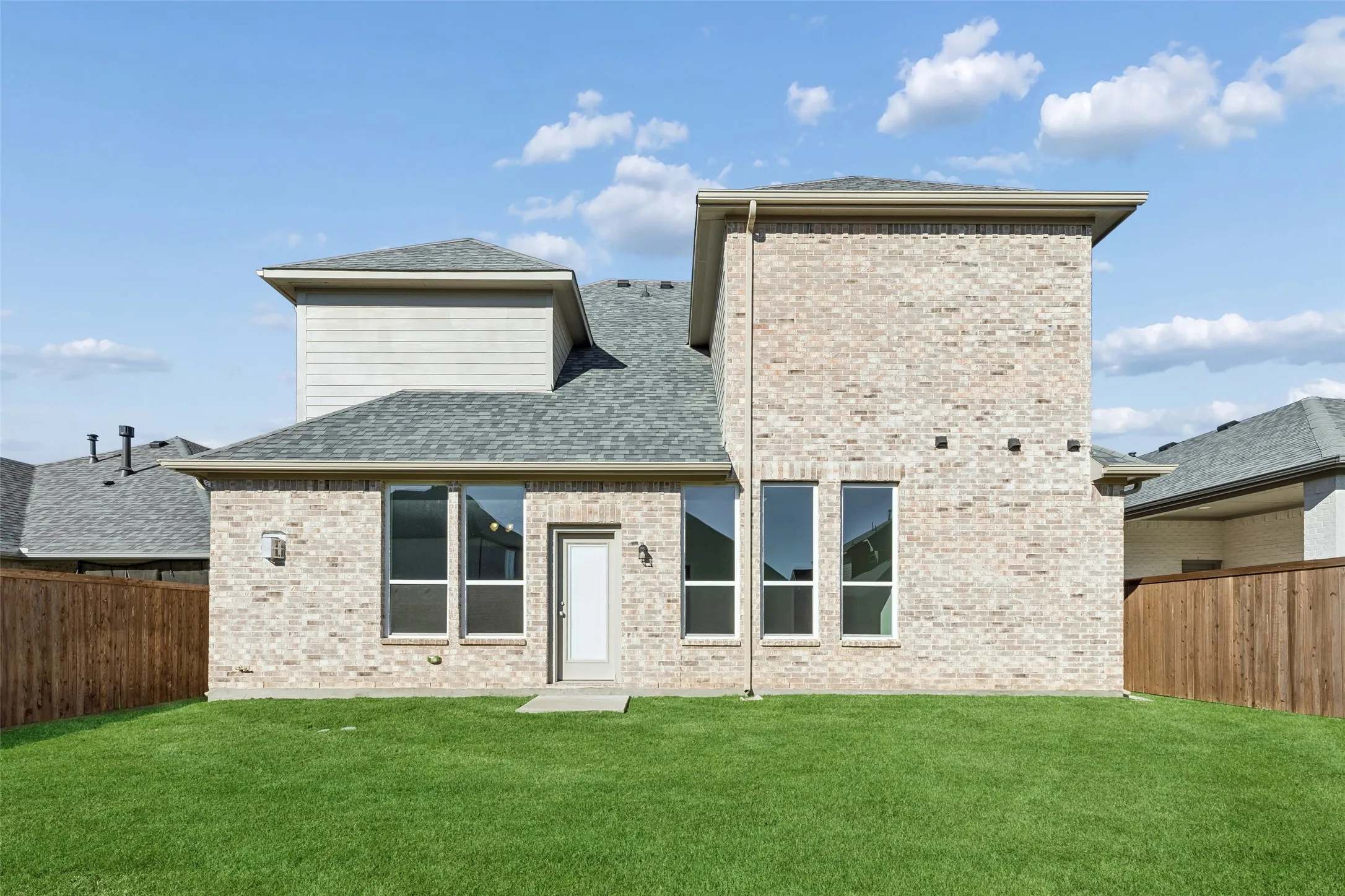 Single Family Residence For Sale in Collin County , 108 Santa Lucia Drive, Anna, Texas 75409, 5 Bedroom, 5 Bathroom, 2 Garage spaces, 4,058 Sqft, built in 2023, mls#21303233, Real Estate Agent in Anna, Homes For Sale in Collin county, Homes For Sale in Anna, Realtor in Anna Texas, Real Estate Brokerage Independent Realty Texas, Luminita Cordes Realtor
