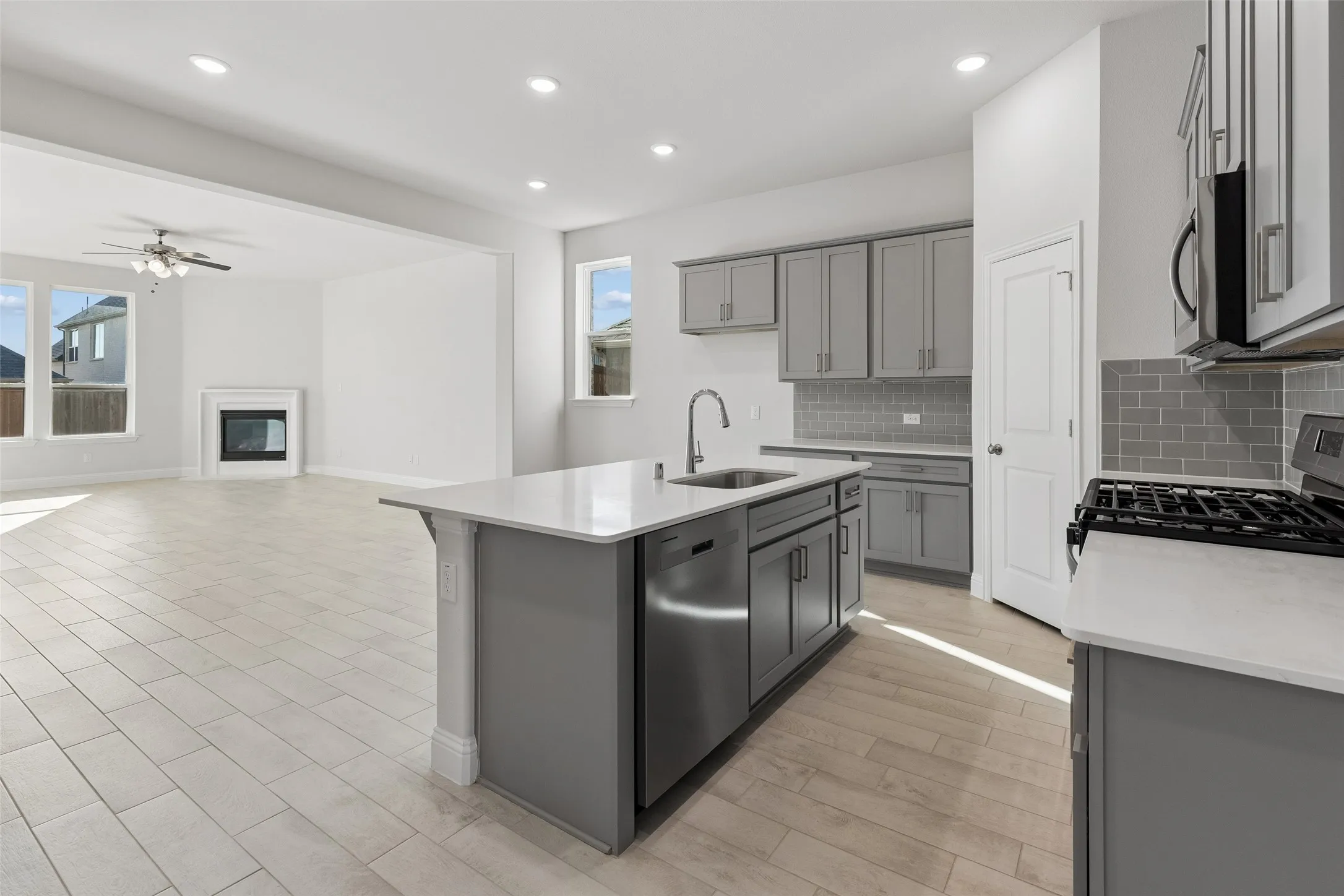 Single Family Residence For Sale in Collin County , 108 Santa Lucia Drive, Anna, Texas 75409, 5 Bedroom, 5 Bathroom, 2 Garage spaces, 4,058 Sqft, built in 2023, mls#21303233, Real Estate Agent in Anna, Homes For Sale in Collin county, Homes For Sale in Anna, Realtor in Anna Texas, Real Estate Brokerage Independent Realty Texas, Luminita Cordes Realtor