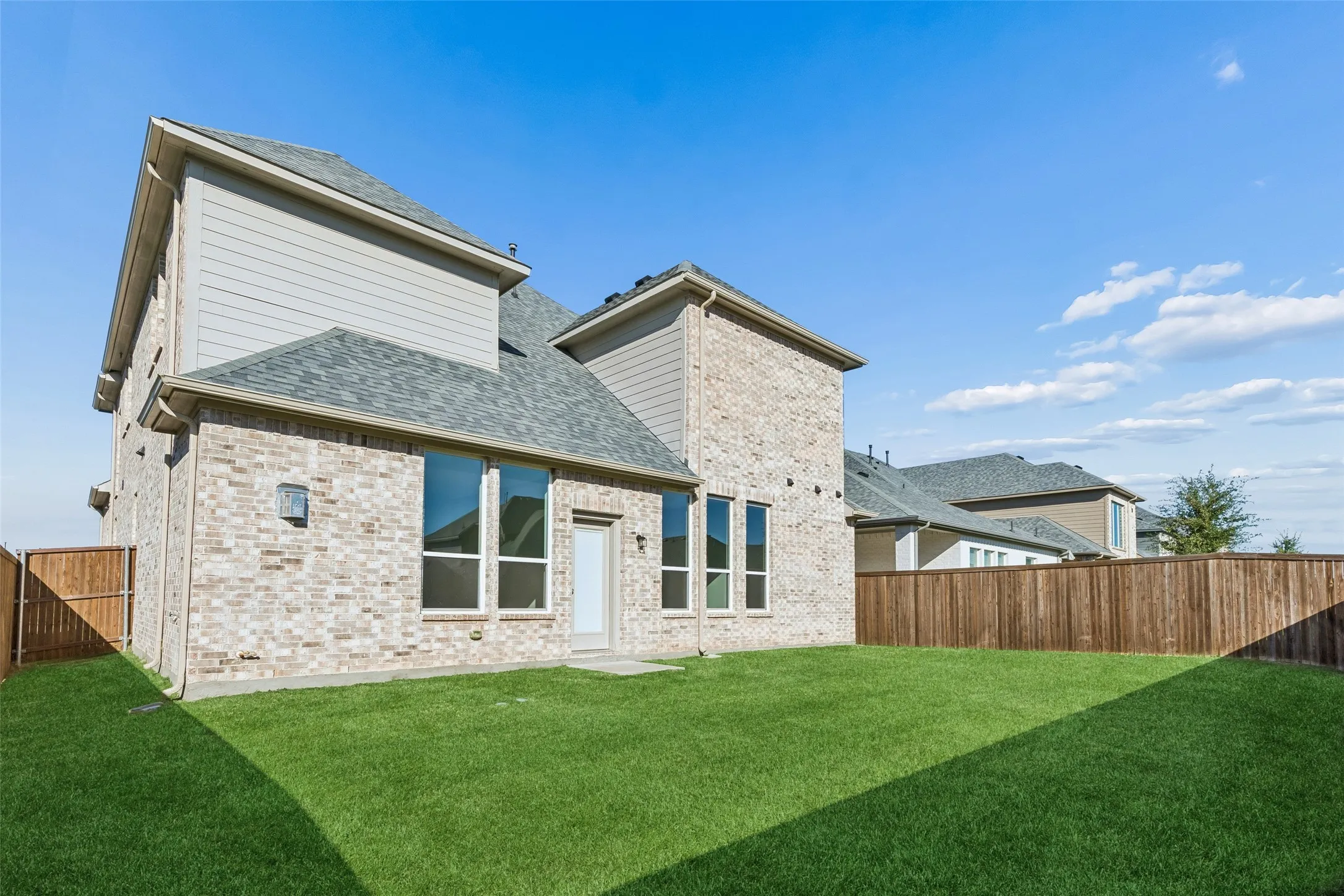 Single Family Residence For Sale in Collin County , 108 Santa Lucia Drive, Anna, Texas 75409, 5 Bedroom, 5 Bathroom, 2 Garage spaces, 4,058 Sqft, built in 2023, mls#21303233, Real Estate Agent in Anna, Homes For Sale in Collin county, Homes For Sale in Anna, Realtor in Anna Texas, Real Estate Brokerage Independent Realty Texas, Luminita Cordes Realtor