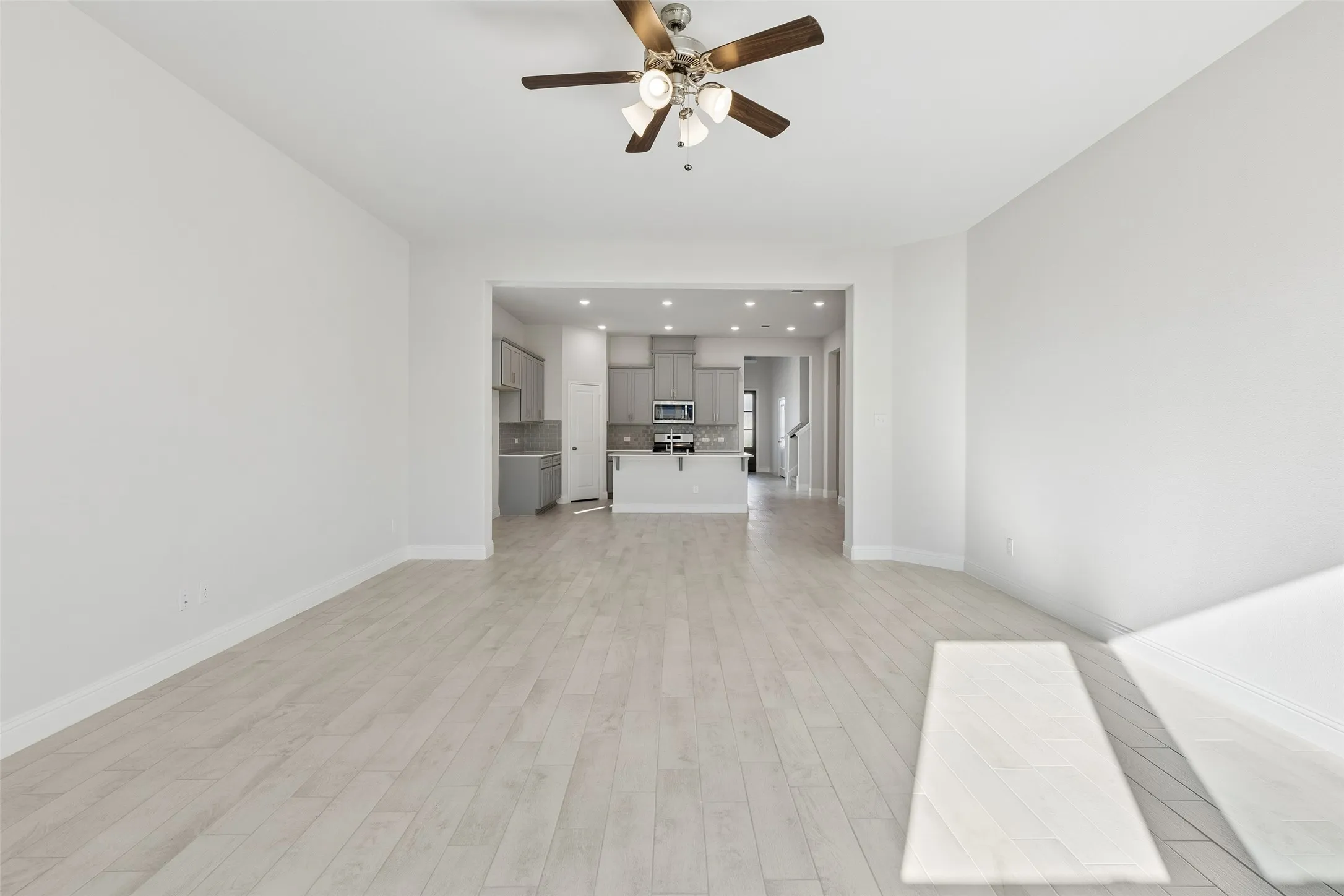 Single Family Residence For Sale in Collin County , 108 Santa Lucia Drive, Anna, Texas 75409, 5 Bedroom, 5 Bathroom, 2 Garage spaces, 4,058 Sqft, built in 2023, mls#21303233, Real Estate Agent in Anna, Homes For Sale in Collin county, Homes For Sale in Anna, Realtor in Anna Texas, Real Estate Brokerage Independent Realty Texas, Luminita Cordes Realtor