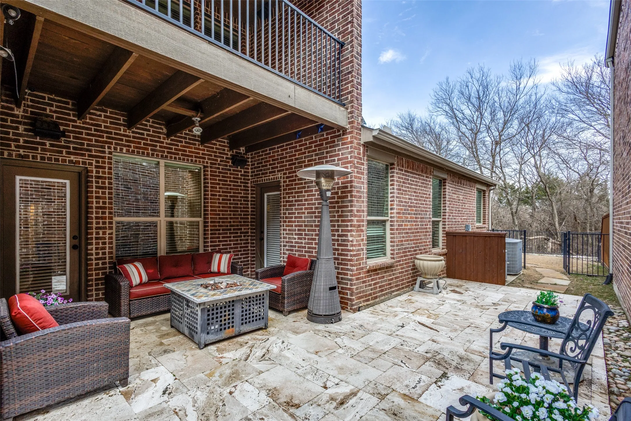 covered patio with Riveria Travertine patio
