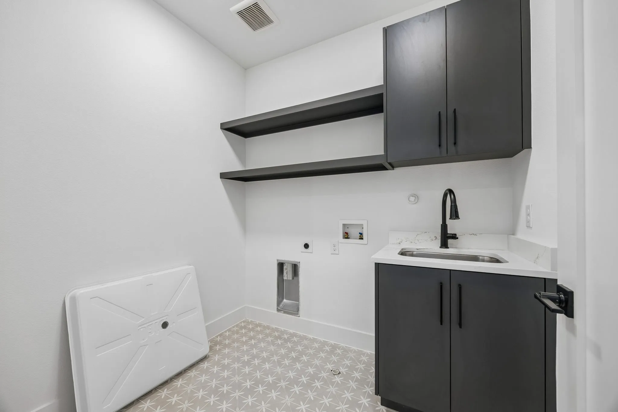 Condominium For Sale in Dallas County , 4719 Manett Street 103, Dallas, Texas 75204, 3 Bedroom, 4 Bathroom, 2 Garage spaces, 2,100 Sqft, built in 2026, mls#21297646, Real Estate Agent in Dallas, Homes For Sale in Dallas county, Homes For Sale in Dallas, Realtor in Dallas Texas, Real Estate Brokerage Independent Realty Texas, Luminita Cordes Realtor