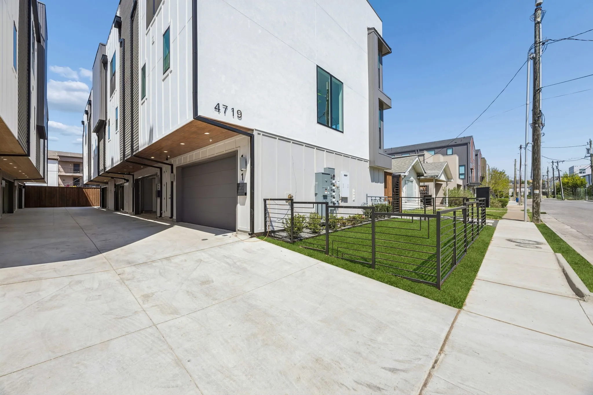 Condominium For Sale in Dallas County , 4719 Manett Street 103, Dallas, Texas 75204, 3 Bedroom, 4 Bathroom, 2 Garage spaces, 2,100 Sqft, built in 2026, mls#21297646, Real Estate Agent in Dallas, Homes For Sale in Dallas county, Homes For Sale in Dallas, Realtor in Dallas Texas, Real Estate Brokerage Independent Realty Texas, Luminita Cordes Realtor