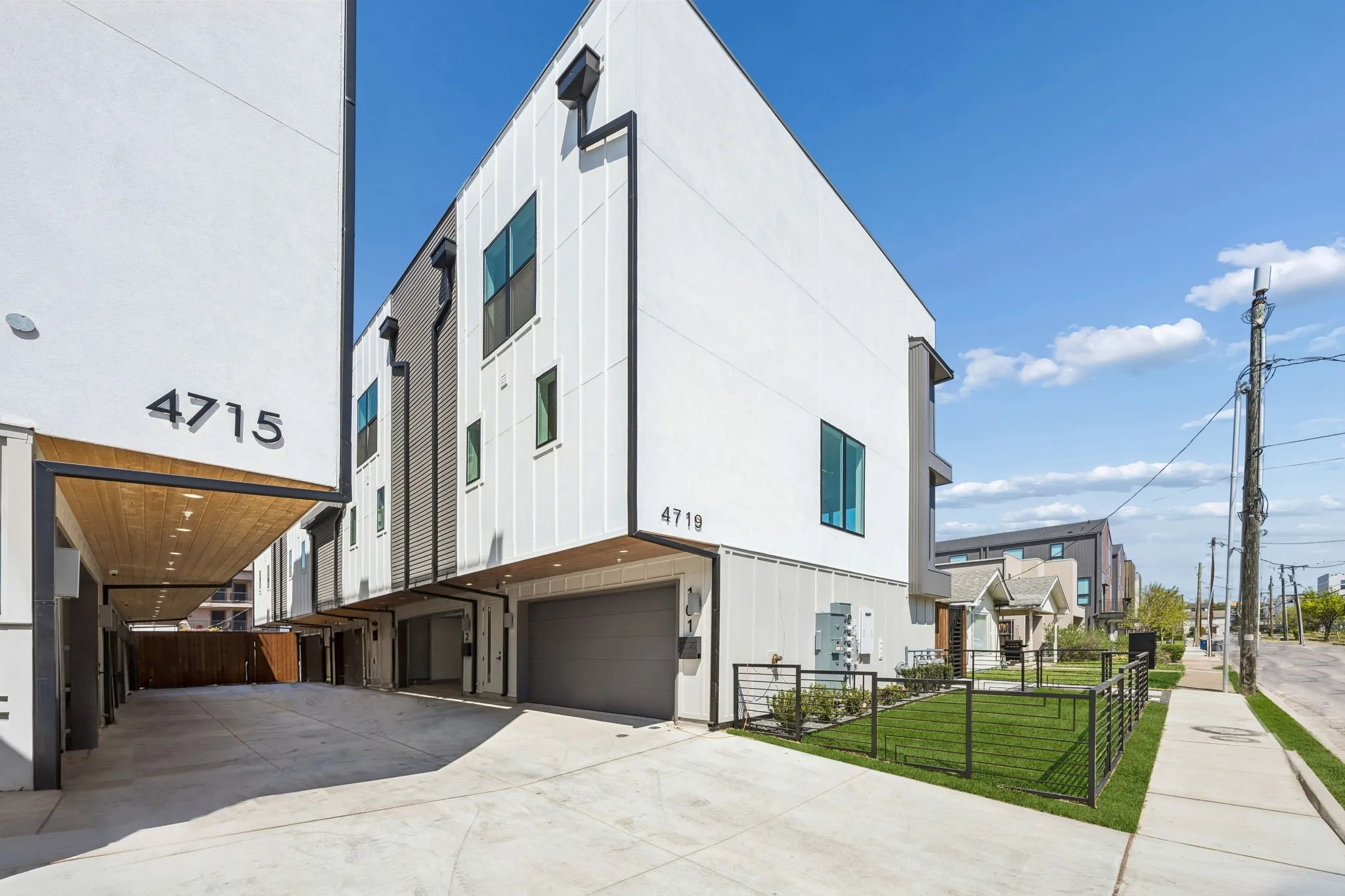 Condominium For Sale in Dallas County , 4719 Manett Street 103, Dallas, Texas 75204, 3 Bedroom, 4 Bathroom, 2 Garage spaces, 2,100 Sqft, built in 2026, mls#21297646, Real Estate Agent in Dallas, Homes For Sale in Dallas county, Homes For Sale in Dallas, Realtor in Dallas Texas, Real Estate Brokerage Independent Realty Texas, Luminita Cordes Realtor