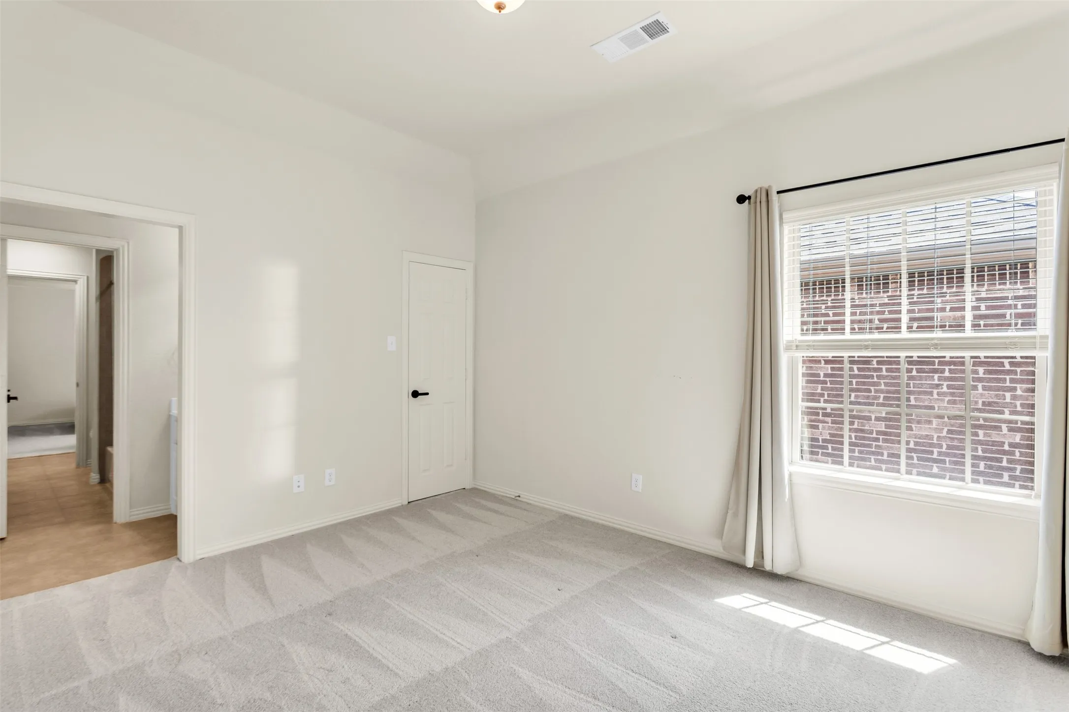 Guest bedroom-1