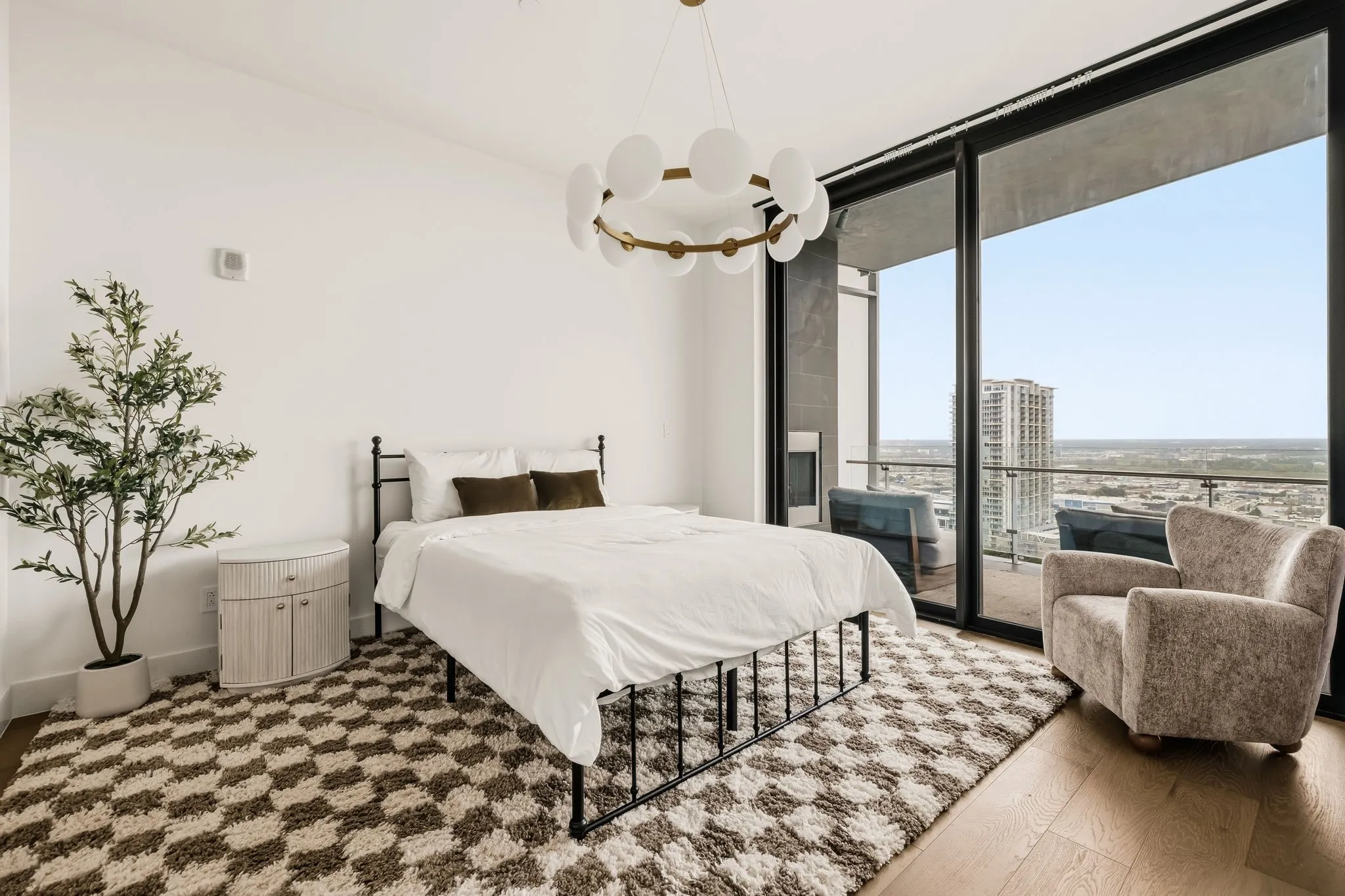 Condominium For Sale in Dallas County , 3130 N Harwood Street 1702, Dallas, Texas 75201, 2 Bedroom, 3 Bathroom, 2 Garage spaces, 1,527 Sqft, built in 2015, mls#21283070, Real Estate Agent in Dallas, Homes For Sale in Dallas county, Homes For Sale in Dallas, Realtor in Dallas Texas, Real Estate Brokerage Independent Realty Texas, Luminita Cordes Realtor