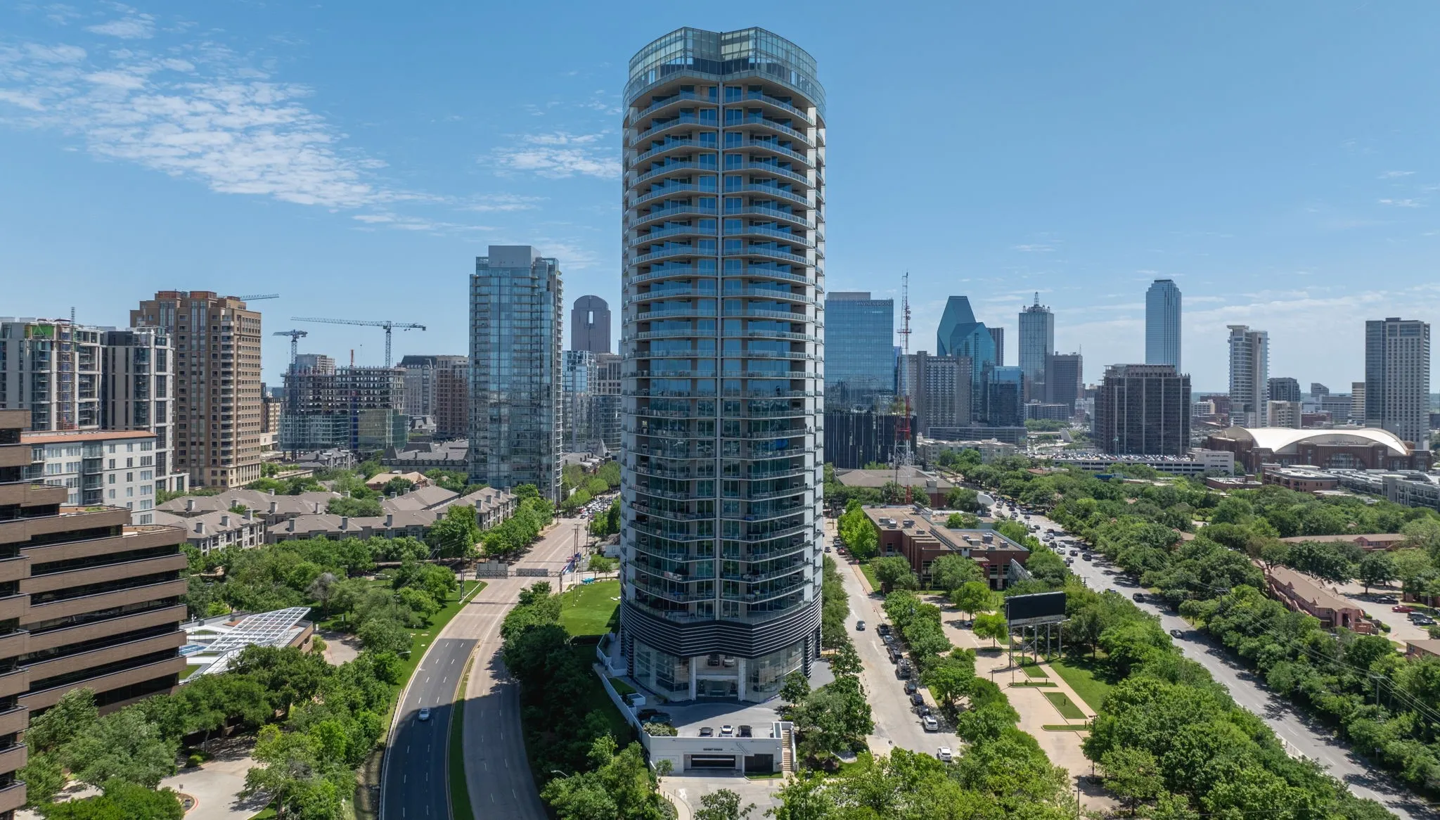 Condominium For Sale in Dallas County , 3130 N Harwood Street 1702, Dallas, Texas 75201, 2 Bedroom, 3 Bathroom, 2 Garage spaces, 1,527 Sqft, built in 2015, mls#21283070, Real Estate Agent in Dallas, Homes For Sale in Dallas county, Homes For Sale in Dallas, Realtor in Dallas Texas, Real Estate Brokerage Independent Realty Texas, Luminita Cordes Realtor