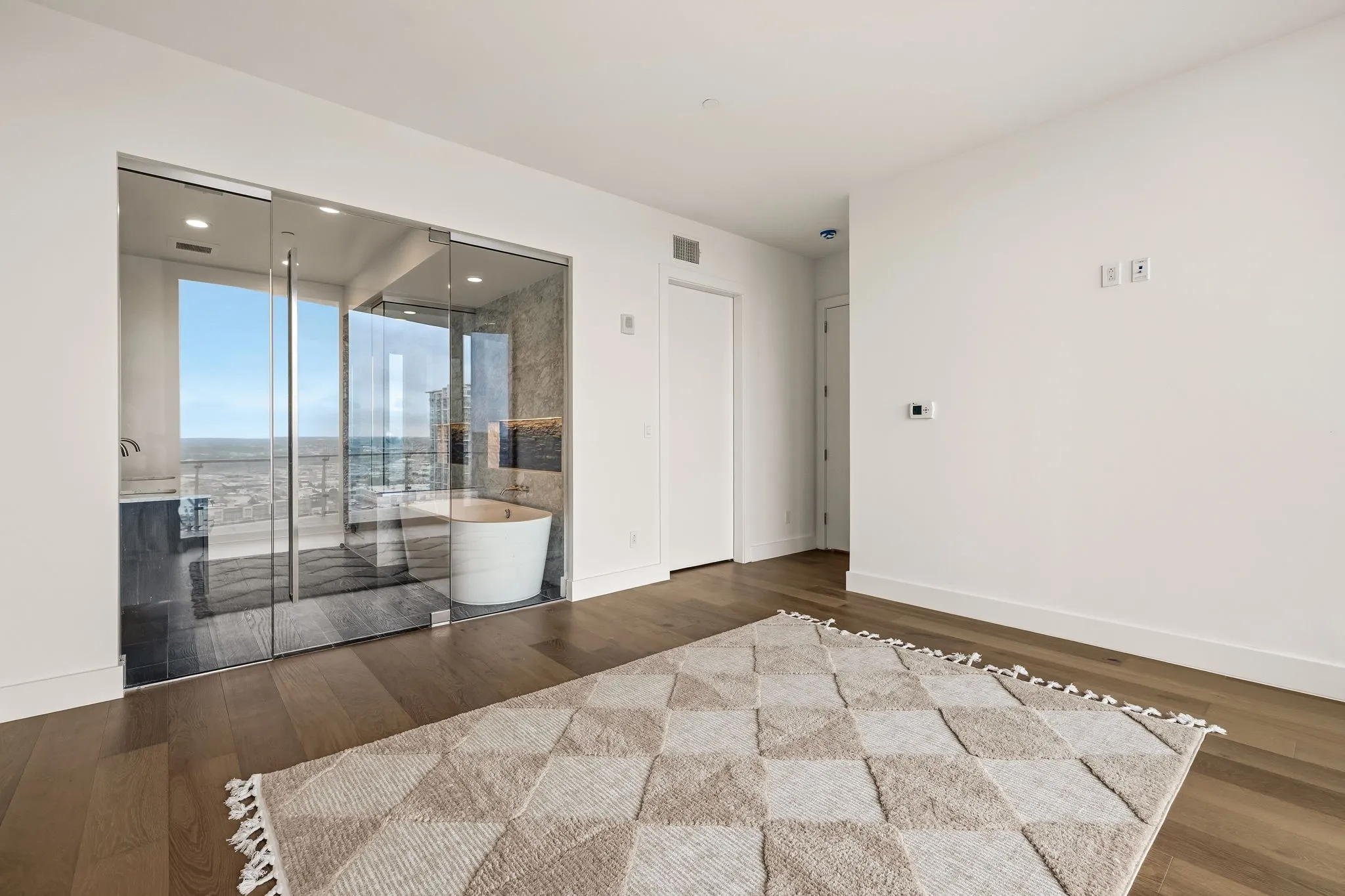 Condominium For Sale in Dallas County , 3130 N Harwood Street 1702, Dallas, Texas 75201, 2 Bedroom, 3 Bathroom, 2 Garage spaces, 1,527 Sqft, built in 2015, mls#21283070, Real Estate Agent in Dallas, Homes For Sale in Dallas county, Homes For Sale in Dallas, Realtor in Dallas Texas, Real Estate Brokerage Independent Realty Texas, Luminita Cordes Realtor