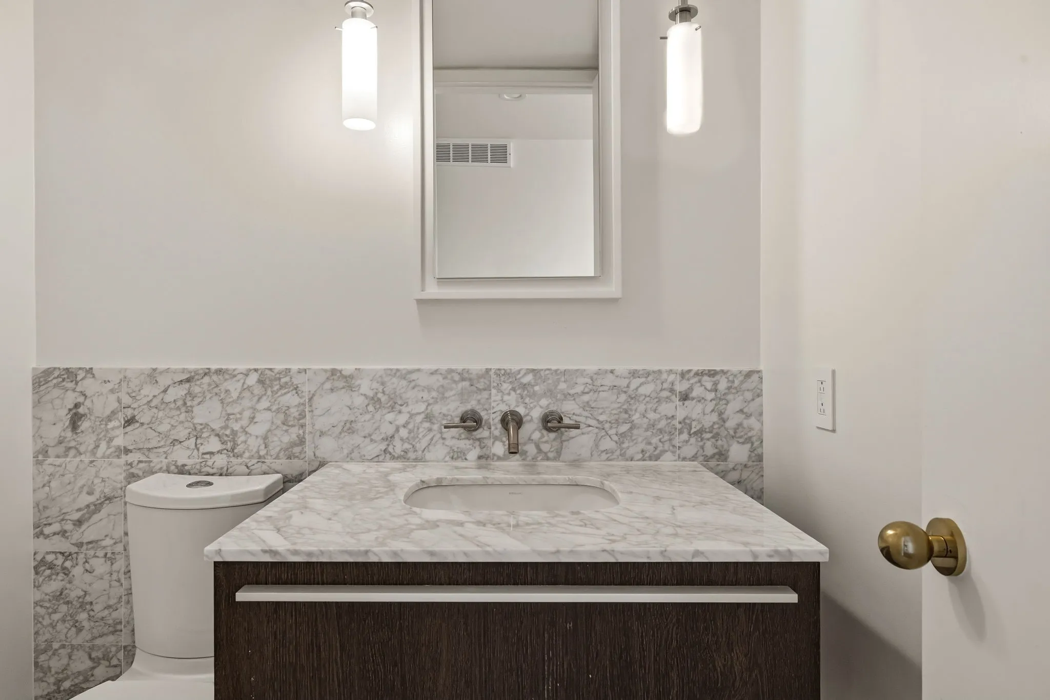 Condominium For Sale in Dallas County , 3130 N Harwood Street 1702, Dallas, Texas 75201, 2 Bedroom, 3 Bathroom, 2 Garage spaces, 1,527 Sqft, built in 2015, mls#21283070, Real Estate Agent in Dallas, Homes For Sale in Dallas county, Homes For Sale in Dallas, Realtor in Dallas Texas, Real Estate Brokerage Independent Realty Texas, Luminita Cordes Realtor
