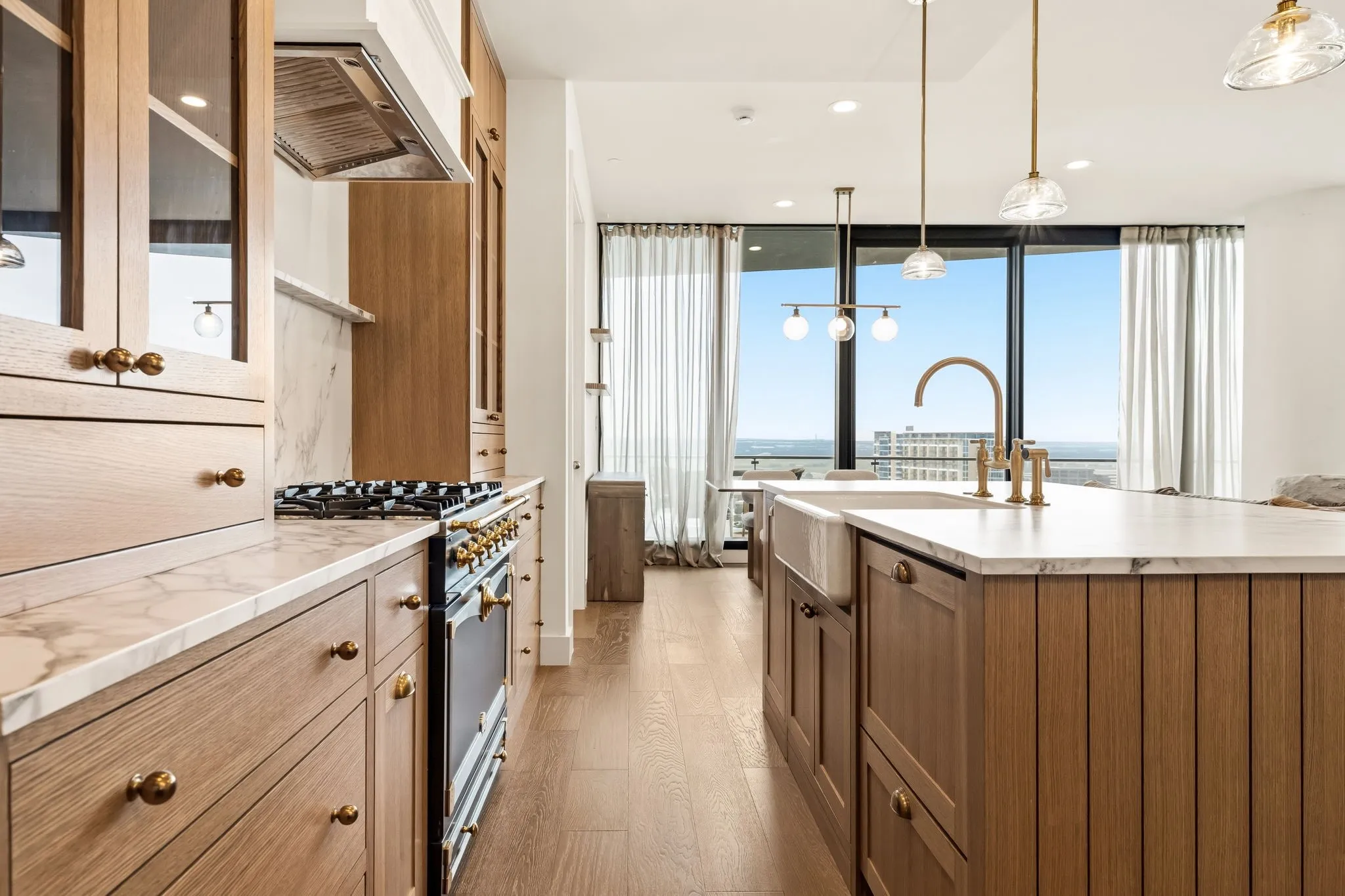 Condominium For Sale in Dallas County , 3130 N Harwood Street 1702, Dallas, Texas 75201, 2 Bedroom, 3 Bathroom, 2 Garage spaces, 1,527 Sqft, built in 2015, mls#21283070, Real Estate Agent in Dallas, Homes For Sale in Dallas county, Homes For Sale in Dallas, Realtor in Dallas Texas, Real Estate Brokerage Independent Realty Texas, Luminita Cordes Realtor