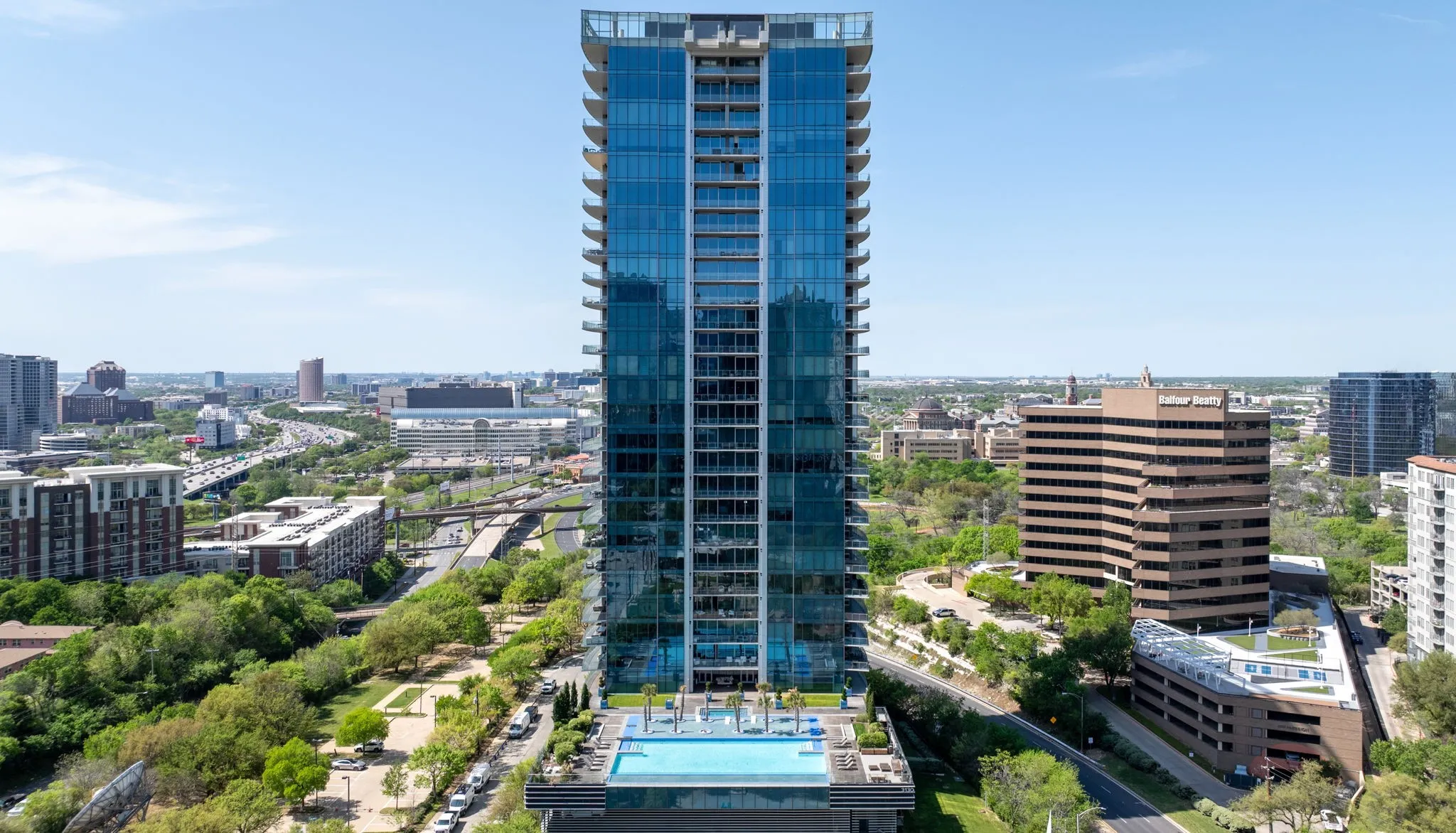 Condominium For Sale in Dallas County , 3130 N Harwood Street 1702, Dallas, Texas 75201, 2 Bedroom, 3 Bathroom, 2 Garage spaces, 1,527 Sqft, built in 2015, mls#21283070, Real Estate Agent in Dallas, Homes For Sale in Dallas county, Homes For Sale in Dallas, Realtor in Dallas Texas, Real Estate Brokerage Independent Realty Texas, Luminita Cordes Realtor