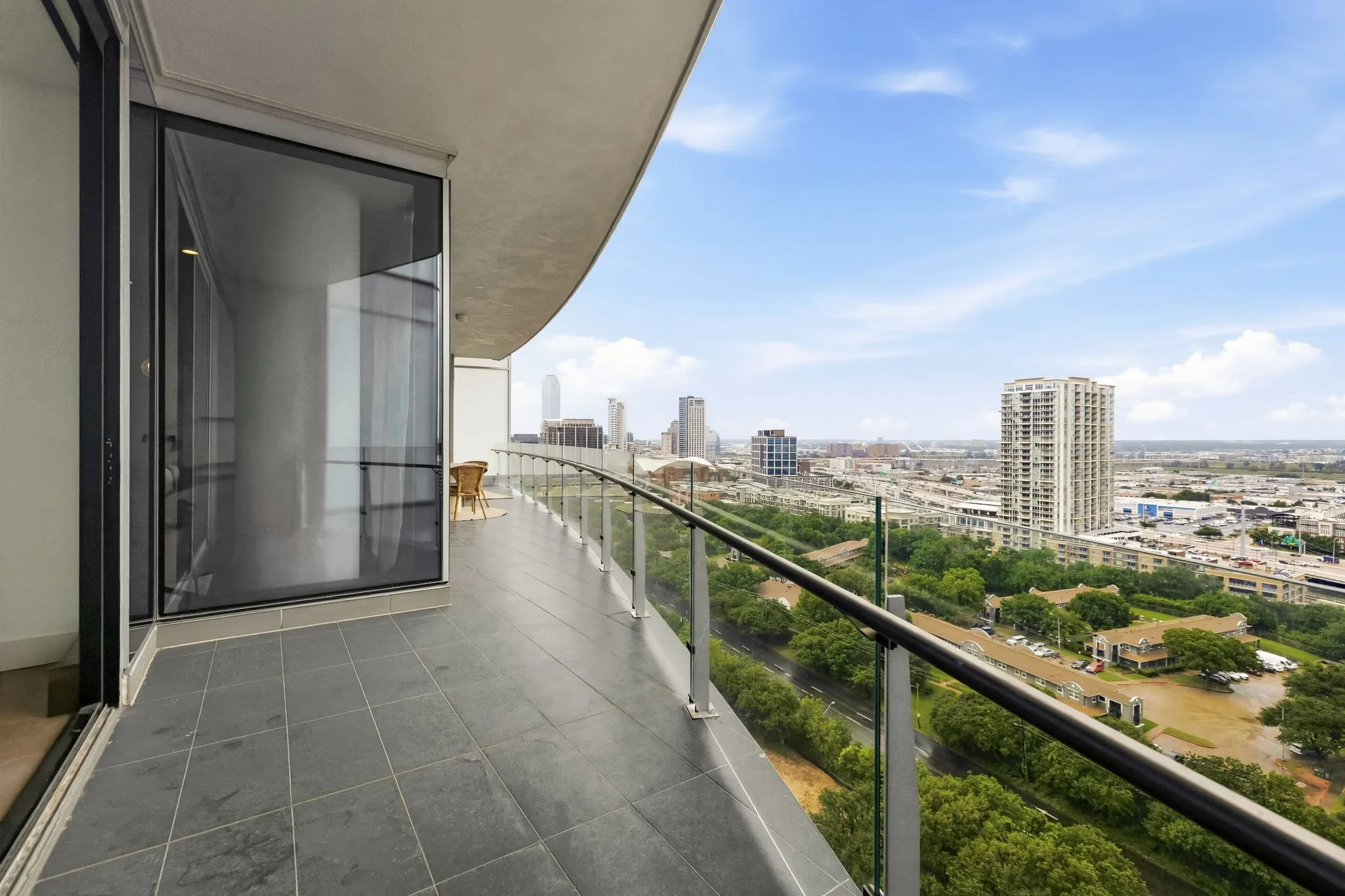 Condominium For Sale in Dallas County , 3130 N Harwood Street 1702, Dallas, Texas 75201, 2 Bedroom, 3 Bathroom, 2 Garage spaces, 1,527 Sqft, built in 2015, mls#21283070, Real Estate Agent in Dallas, Homes For Sale in Dallas county, Homes For Sale in Dallas, Realtor in Dallas Texas, Real Estate Brokerage Independent Realty Texas, Luminita Cordes Realtor