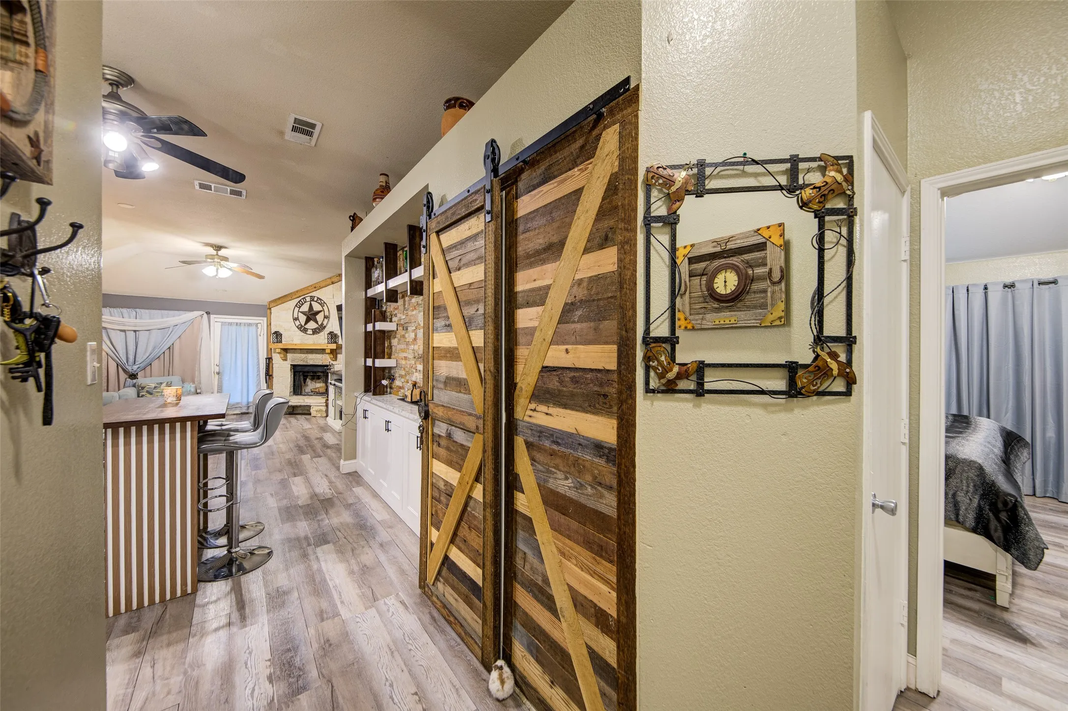 Single Family Residence For Sale in Denton County , 1010 Savage Drive, Denton, Texas 76207, 3 Bedroom, 2 Bathroom, 2 Garage spaces, 1,413 Sqft, built in 2003, mls#21302530, Real Estate Agent in Denton, Homes For Sale in Denton county, Homes For Sale in Denton, Realtor in Denton Texas, Real Estate Brokerage Independent Realty Texas, Luminita Cordes Realtor