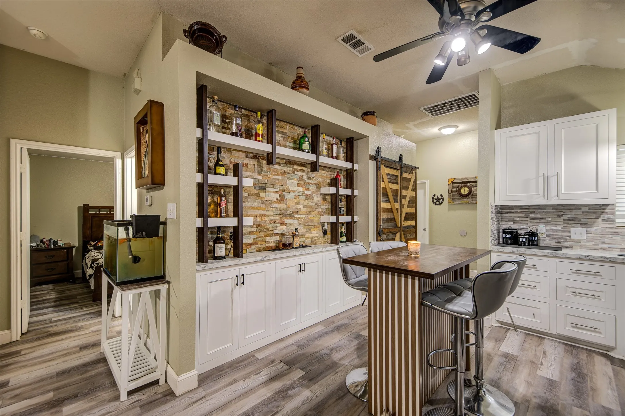Single Family Residence For Sale in Denton County , 1010 Savage Drive, Denton, Texas 76207, 3 Bedroom, 2 Bathroom, 2 Garage spaces, 1,413 Sqft, built in 2003, mls#21302530, Real Estate Agent in Denton, Homes For Sale in Denton county, Homes For Sale in Denton, Realtor in Denton Texas, Real Estate Brokerage Independent Realty Texas, Luminita Cordes Realtor