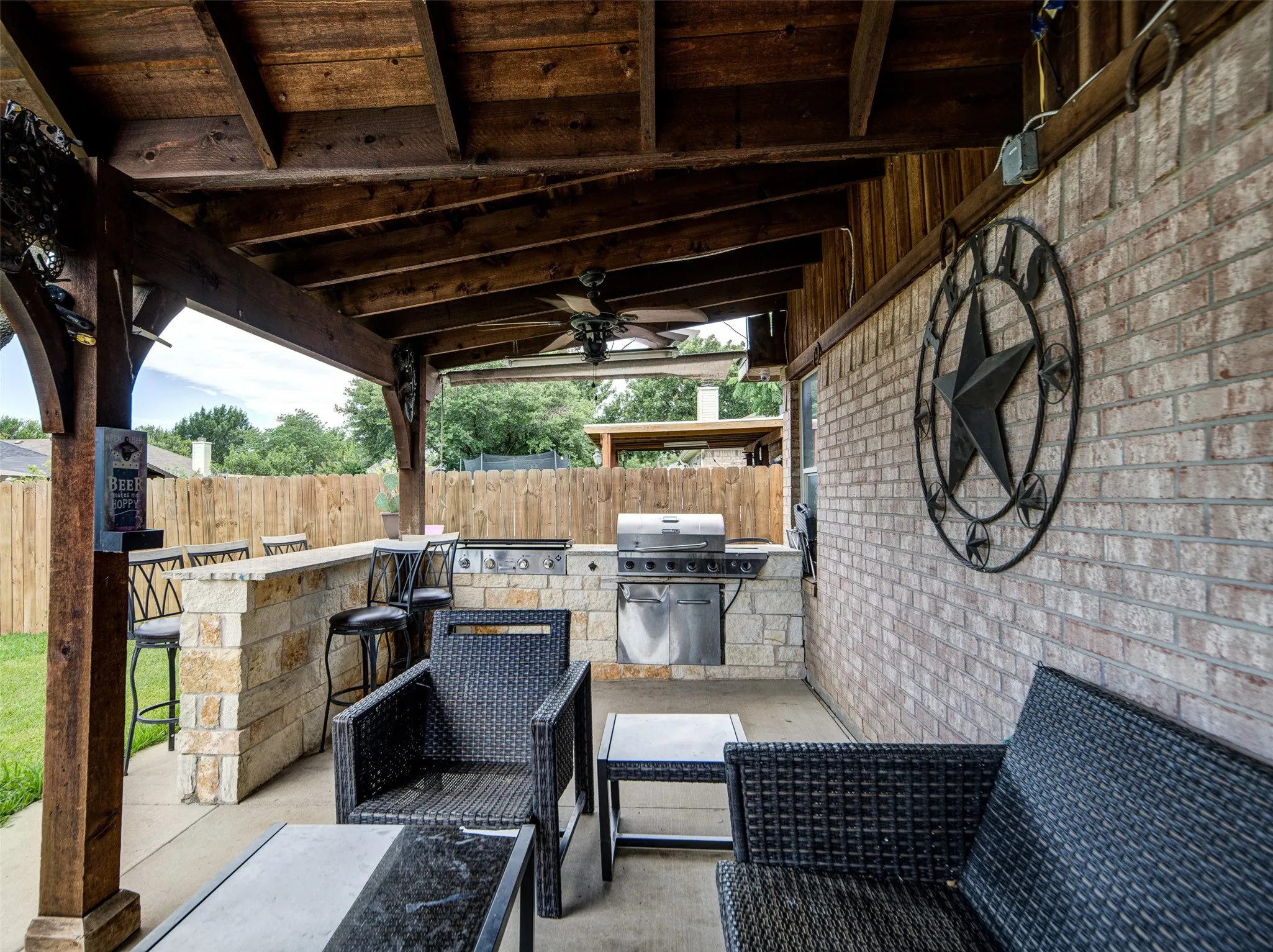 Single Family Residence For Sale in Denton County , 1010 Savage Drive, Denton, Texas 76207, 3 Bedroom, 2 Bathroom, 2 Garage spaces, 1,413 Sqft, built in 2003, mls#21302530, Real Estate Agent in Denton, Homes For Sale in Denton county, Homes For Sale in Denton, Realtor in Denton Texas, Real Estate Brokerage Independent Realty Texas, Luminita Cordes Realtor