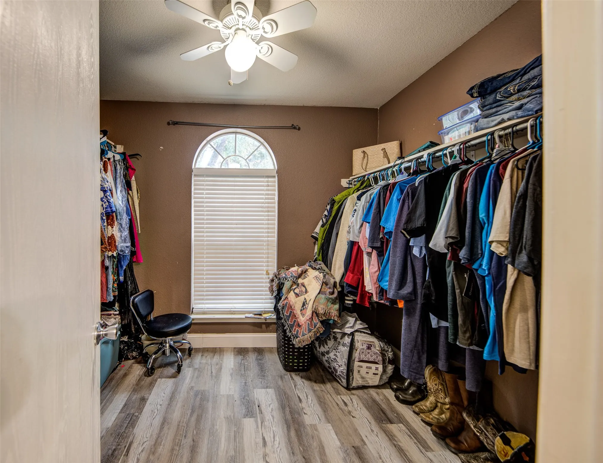 Single Family Residence For Sale in Denton County , 1010 Savage Drive, Denton, Texas 76207, 3 Bedroom, 2 Bathroom, 2 Garage spaces, 1,413 Sqft, built in 2003, mls#21302530, Real Estate Agent in Denton, Homes For Sale in Denton county, Homes For Sale in Denton, Realtor in Denton Texas, Real Estate Brokerage Independent Realty Texas, Luminita Cordes Realtor
