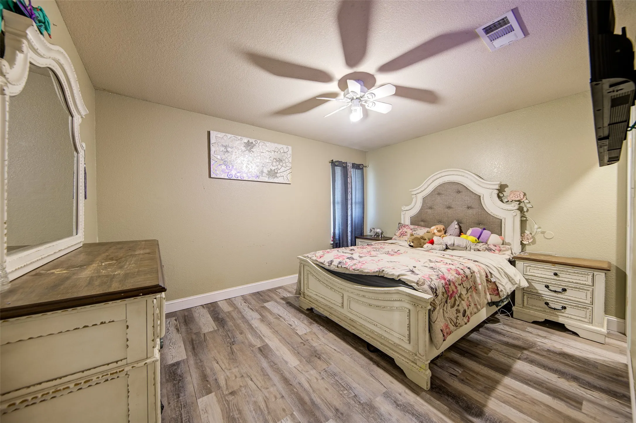 Single Family Residence For Sale in Denton County , 1010 Savage Drive, Denton, Texas 76207, 3 Bedroom, 2 Bathroom, 2 Garage spaces, 1,413 Sqft, built in 2003, mls#21302530, Real Estate Agent in Denton, Homes For Sale in Denton county, Homes For Sale in Denton, Realtor in Denton Texas, Real Estate Brokerage Independent Realty Texas, Luminita Cordes Realtor