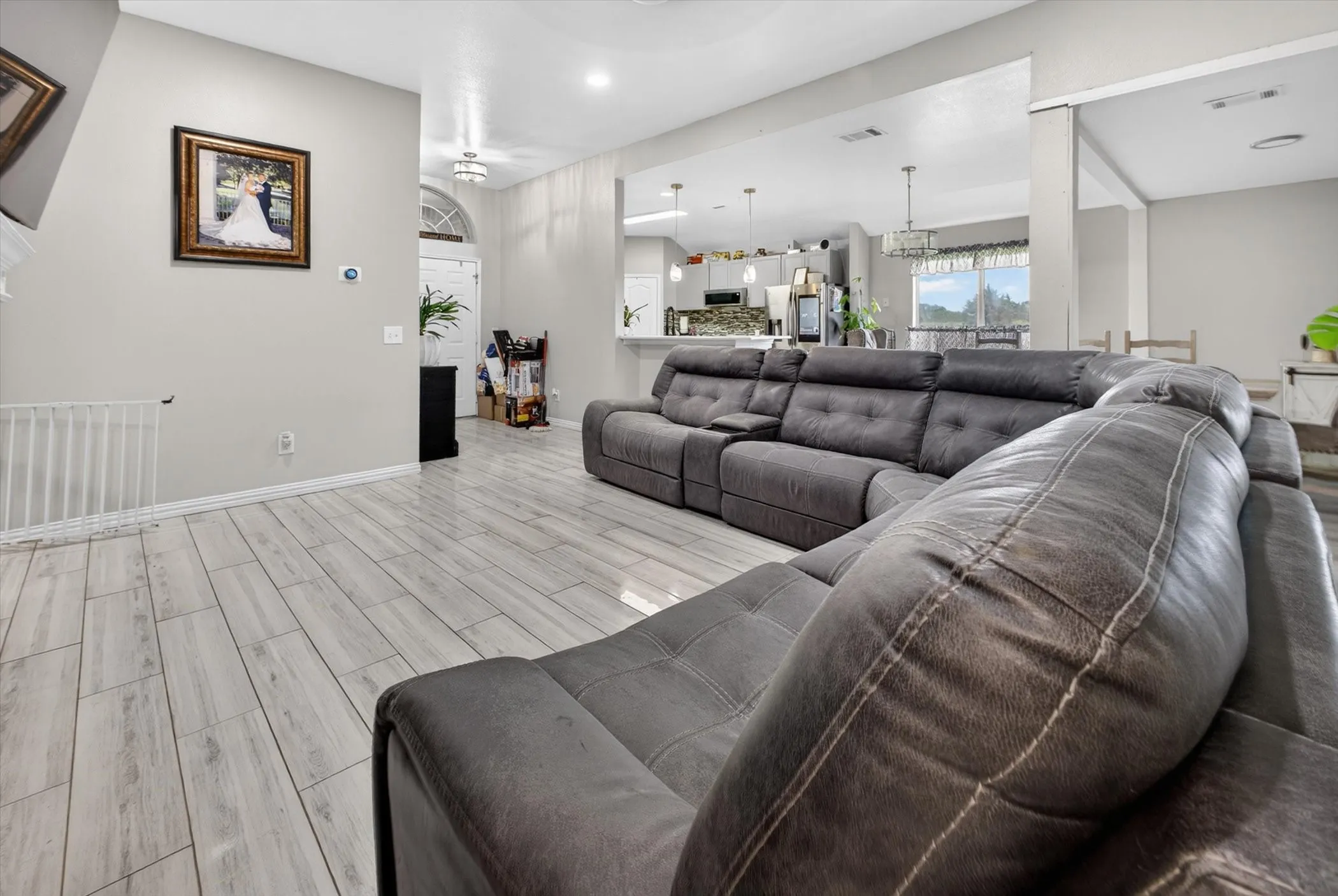 Single Family Residence For Sale in Collin County , 14120 County Road 567, Farmersville, Texas 75442, 4 Bedroom, 2 Bathroom, Garage spaces, 1,708 Sqft, built in 1998, mls#21303274, Real Estate Agent in Farmersville, Homes For Sale in Collin county, Homes For Sale in Farmersville, Realtor in Farmersville Texas, Real Estate Brokerage Independent Realty Texas, Luminita Cordes Realtor