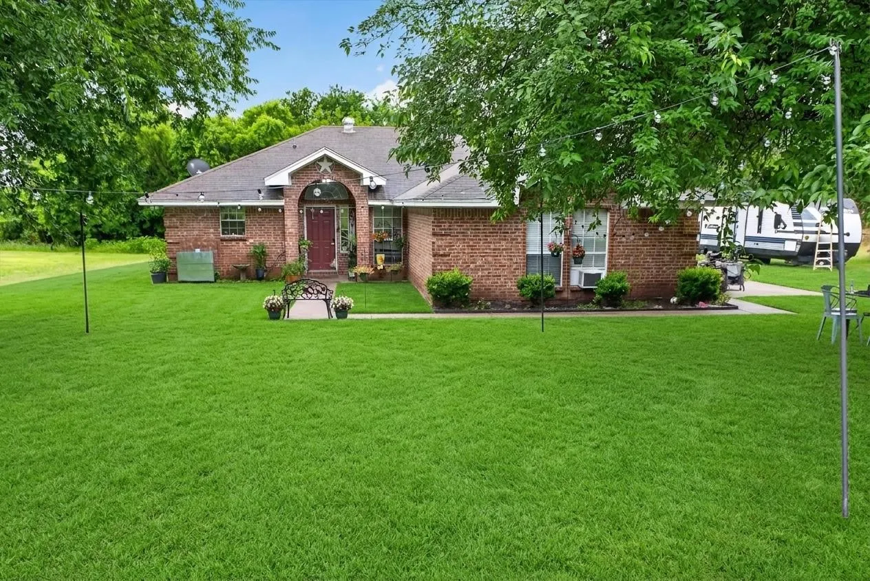 Grass is virtually enhanced