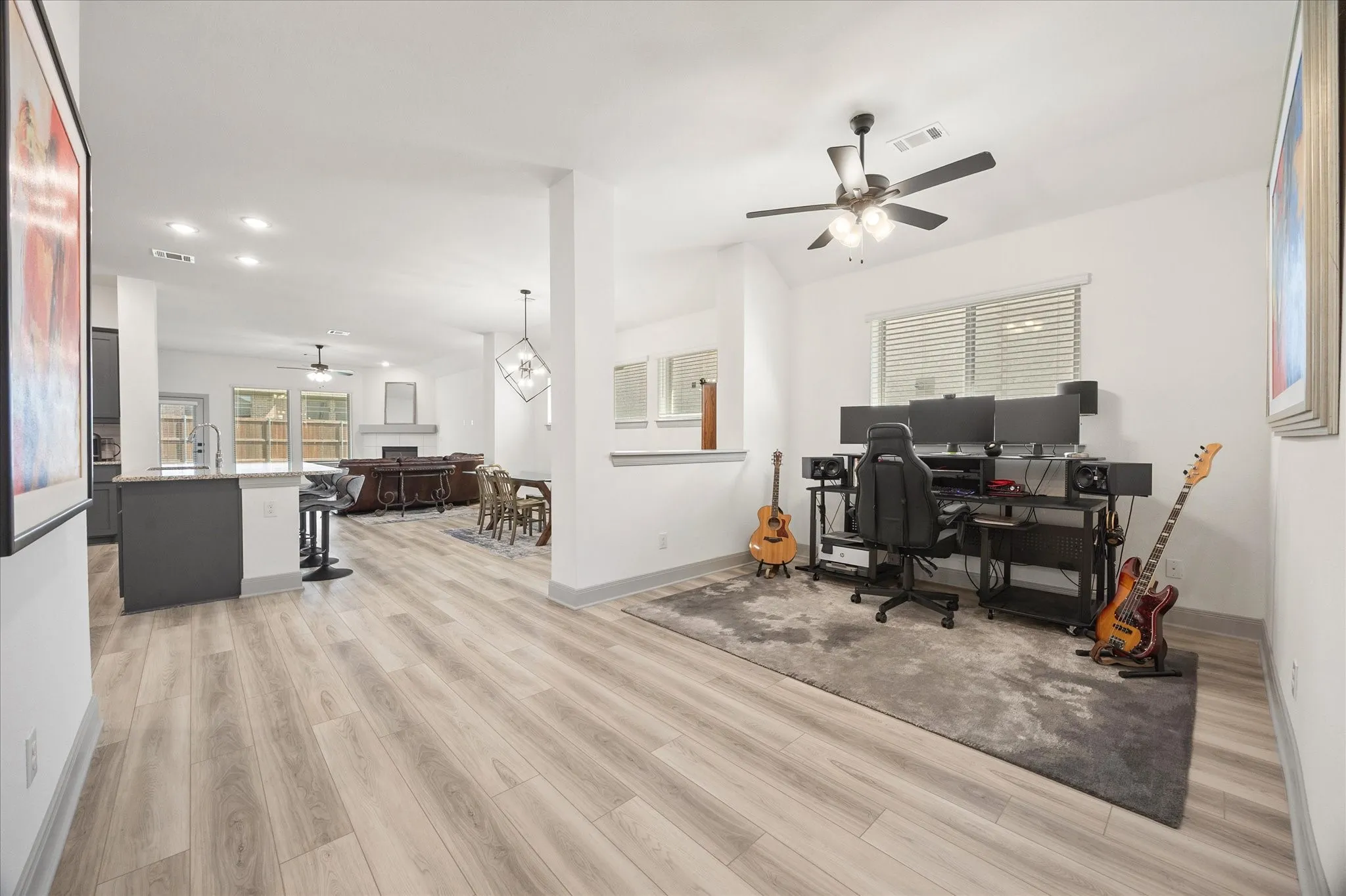 Dining area can double for wnd living area or home office