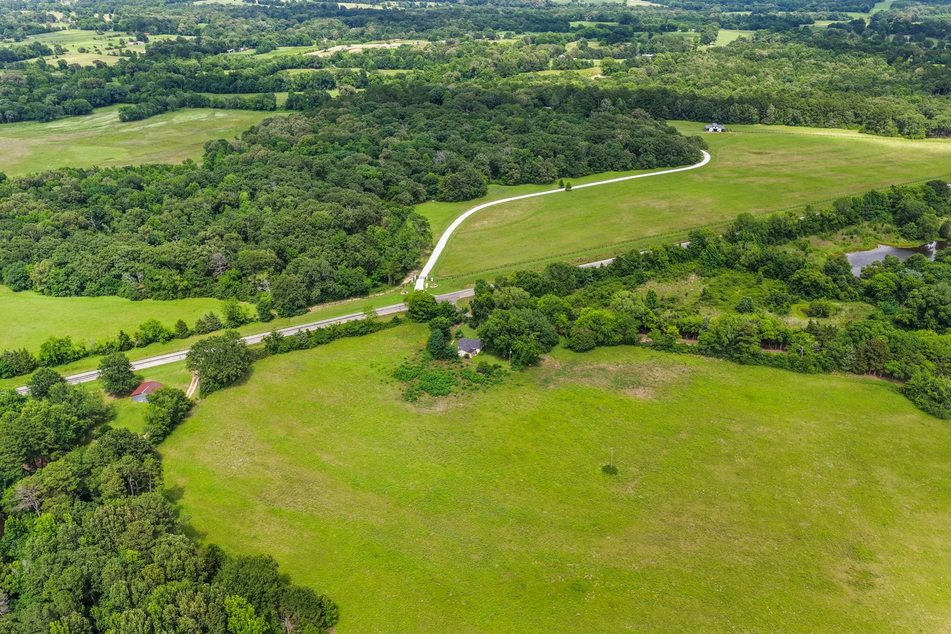 Single Family Residence For Sale in Titus County , 1031 CR 1770, Mt Pleasant, Texas 75455, 3 Bedroom, 1 Bathroom, Garage spaces, 1,088 Sqft, built in 1965, mls#21303273, Real Estate Agent in Mt Pleasant, Homes For Sale in Titus county, Homes For Sale in Mt Pleasant, Realtor in Mt Pleasant Texas, Real Estate Brokerage Independent Realty Texas, Luminita Cordes Realtor