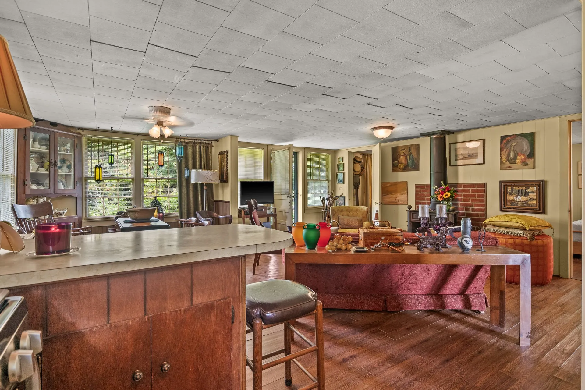 Single Family Residence For Sale in Titus County , 1031 CR 1770, Mt Pleasant, Texas 75455, 3 Bedroom, 1 Bathroom, Garage spaces, 1,088 Sqft, built in 1965, mls#21303273, Real Estate Agent in Mt Pleasant, Homes For Sale in Titus county, Homes For Sale in Mt Pleasant, Realtor in Mt Pleasant Texas, Real Estate Brokerage Independent Realty Texas, Luminita Cordes Realtor