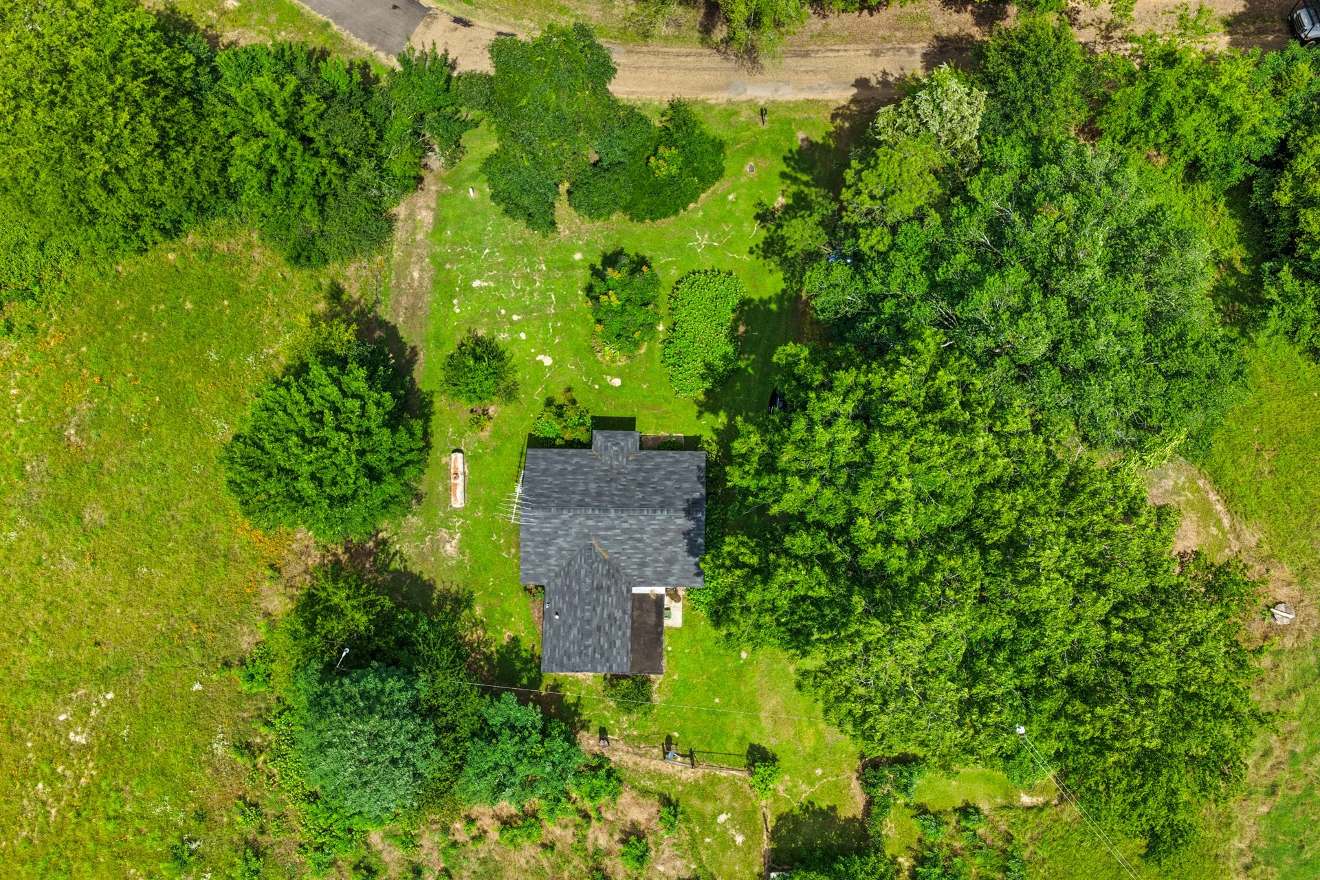 Single Family Residence For Sale in Titus County , 1031 CR 1770, Mt Pleasant, Texas 75455, 3 Bedroom, 1 Bathroom, Garage spaces, 1,088 Sqft, built in 1965, mls#21303273, Real Estate Agent in Mt Pleasant, Homes For Sale in Titus county, Homes For Sale in Mt Pleasant, Realtor in Mt Pleasant Texas, Real Estate Brokerage Independent Realty Texas, Luminita Cordes Realtor