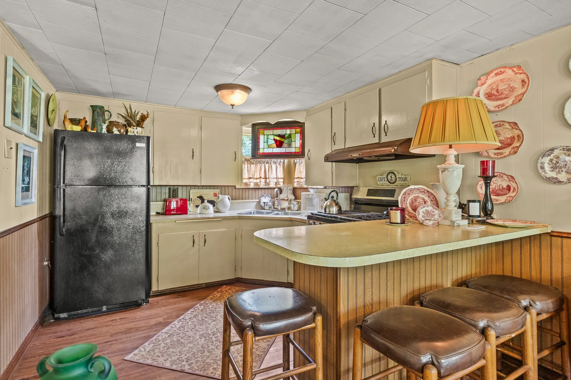 Single Family Residence For Sale in Titus County , 1031 CR 1770, Mt Pleasant, Texas 75455, 3 Bedroom, 1 Bathroom, Garage spaces, 1,088 Sqft, built in 1965, mls#21303273, Real Estate Agent in Mt Pleasant, Homes For Sale in Titus county, Homes For Sale in Mt Pleasant, Realtor in Mt Pleasant Texas, Real Estate Brokerage Independent Realty Texas, Luminita Cordes Realtor