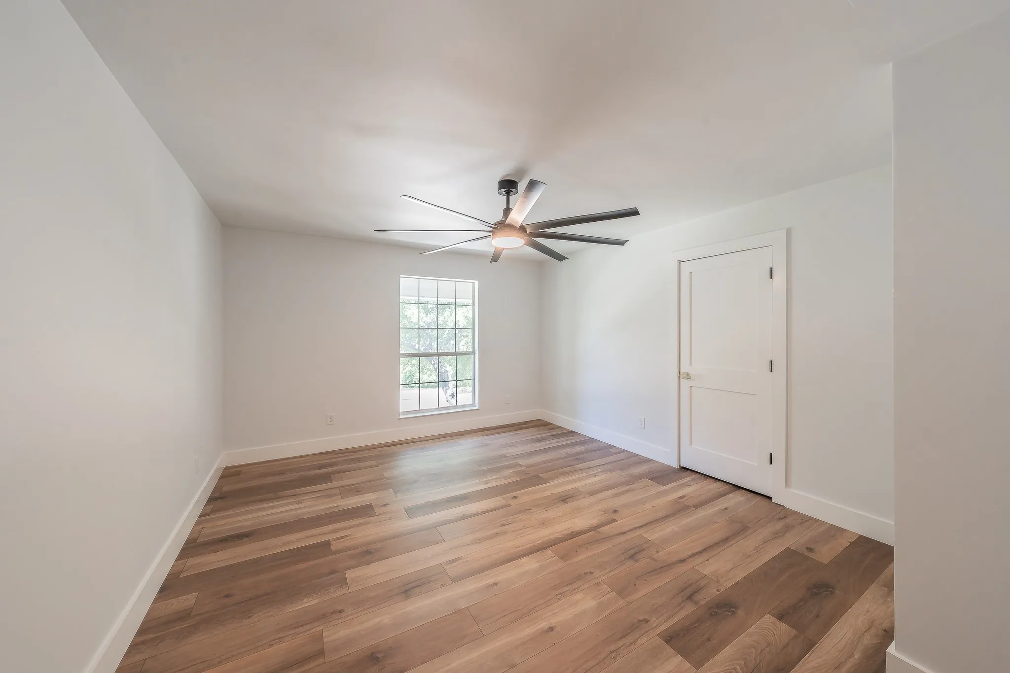 Single Family Residence For Sale in Tarrant County , 2815 Perkins Road, Arlington, Texas 76016, 5 Bedroom, 4 Bathroom, 2 Garage spaces, 4,034 Sqft, built in 1985, mls#21303231, Real Estate Agent in Arlington, Homes For Sale in Tarrant county, Homes For Sale in Arlington, Realtor in Arlington Texas, Real Estate Brokerage Independent Realty Texas, Luminita Cordes Realtor