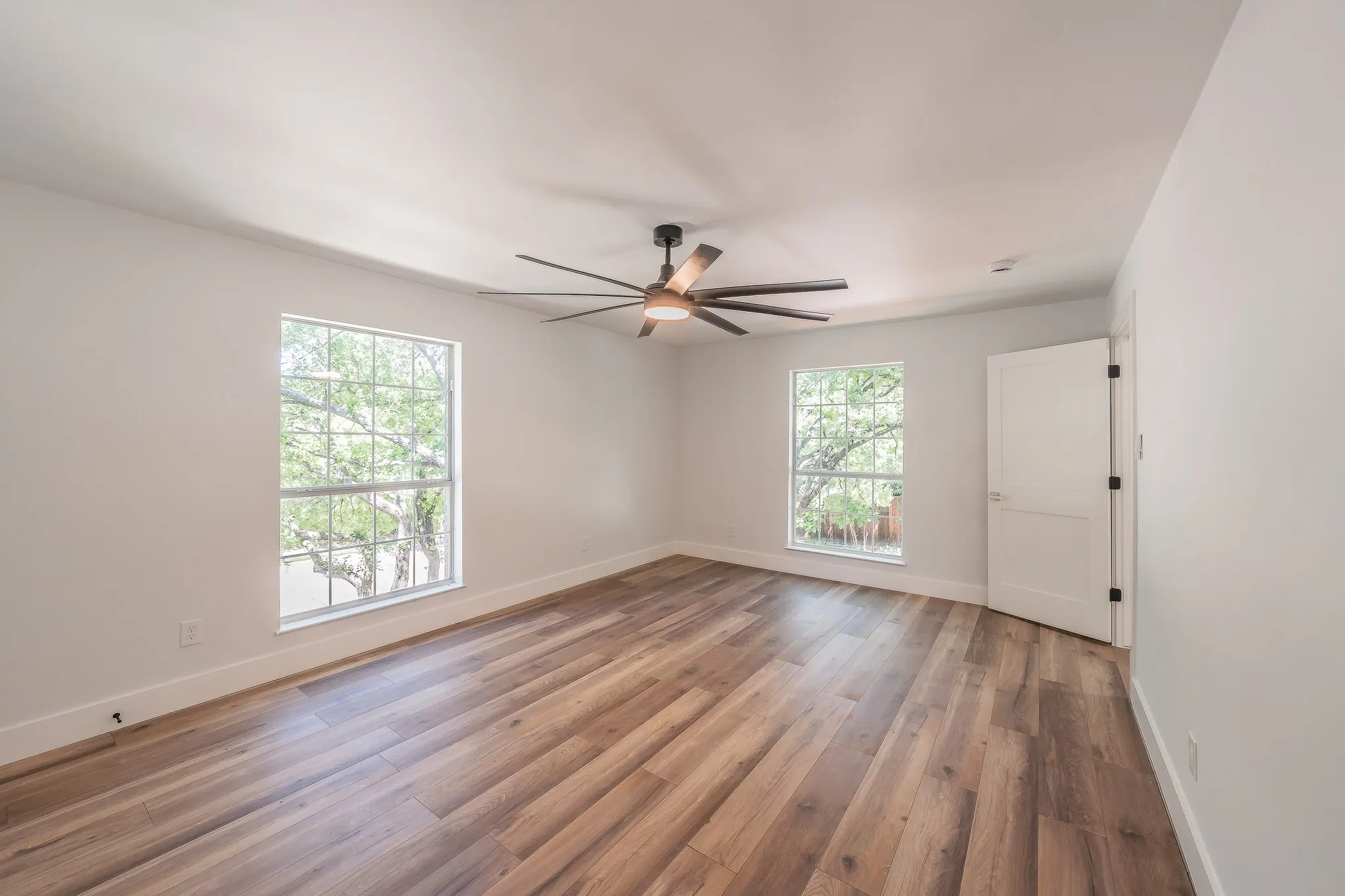 Single Family Residence For Sale in Tarrant County , 2815 Perkins Road, Arlington, Texas 76016, 5 Bedroom, 4 Bathroom, 2 Garage spaces, 4,034 Sqft, built in 1985, mls#21303231, Real Estate Agent in Arlington, Homes For Sale in Tarrant county, Homes For Sale in Arlington, Realtor in Arlington Texas, Real Estate Brokerage Independent Realty Texas, Luminita Cordes Realtor