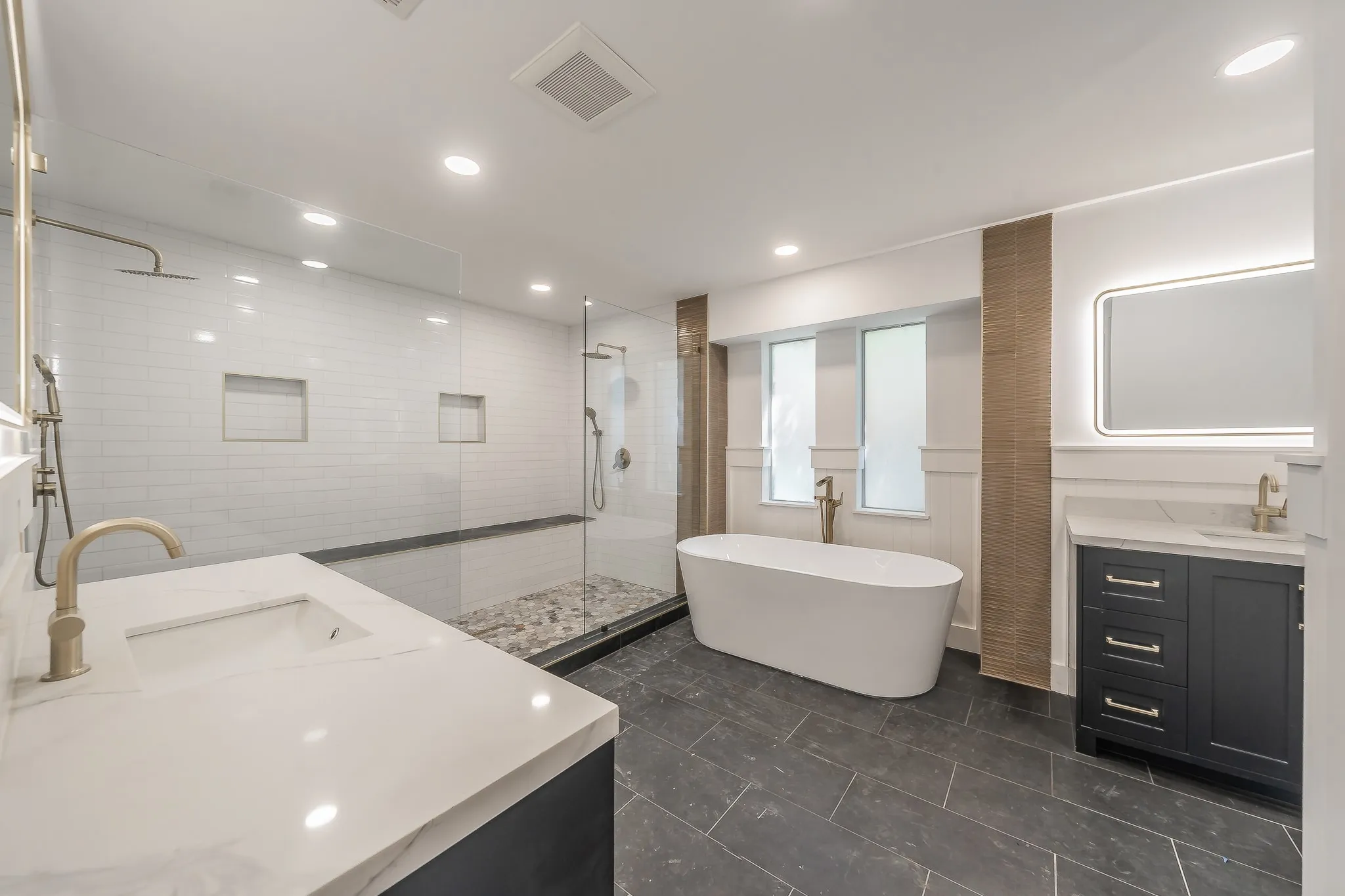 Single Family Residence For Sale in Tarrant County , 2815 Perkins Road, Arlington, Texas 76016, 5 Bedroom, 4 Bathroom, 2 Garage spaces, 4,034 Sqft, built in 1985, mls#21303231, Real Estate Agent in Arlington, Homes For Sale in Tarrant county, Homes For Sale in Arlington, Realtor in Arlington Texas, Real Estate Brokerage Independent Realty Texas, Luminita Cordes Realtor