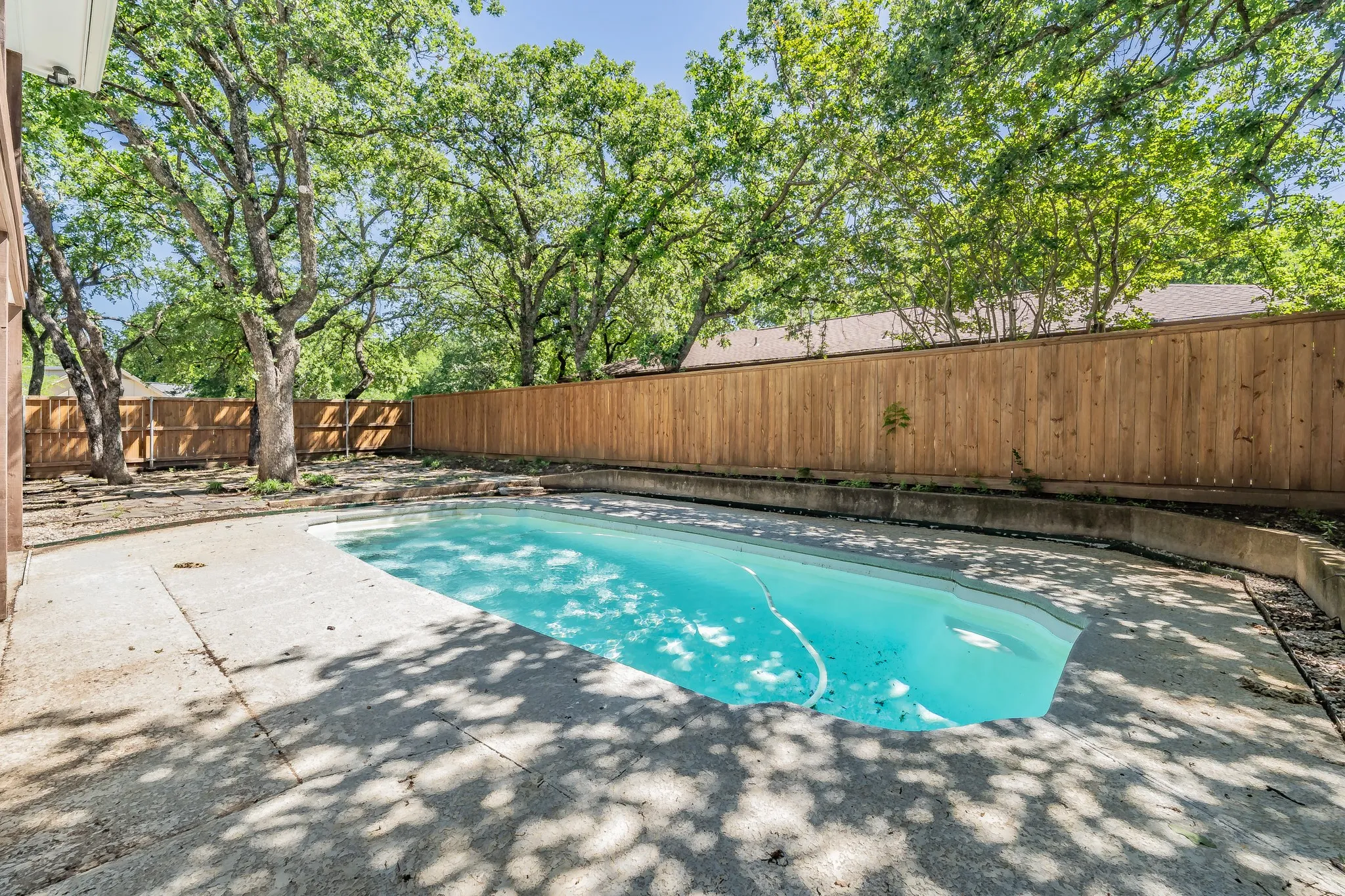 Single Family Residence For Sale in Tarrant County , 2815 Perkins Road, Arlington, Texas 76016, 5 Bedroom, 4 Bathroom, 2 Garage spaces, 4,034 Sqft, built in 1985, mls#21303231, Real Estate Agent in Arlington, Homes For Sale in Tarrant county, Homes For Sale in Arlington, Realtor in Arlington Texas, Real Estate Brokerage Independent Realty Texas, Luminita Cordes Realtor