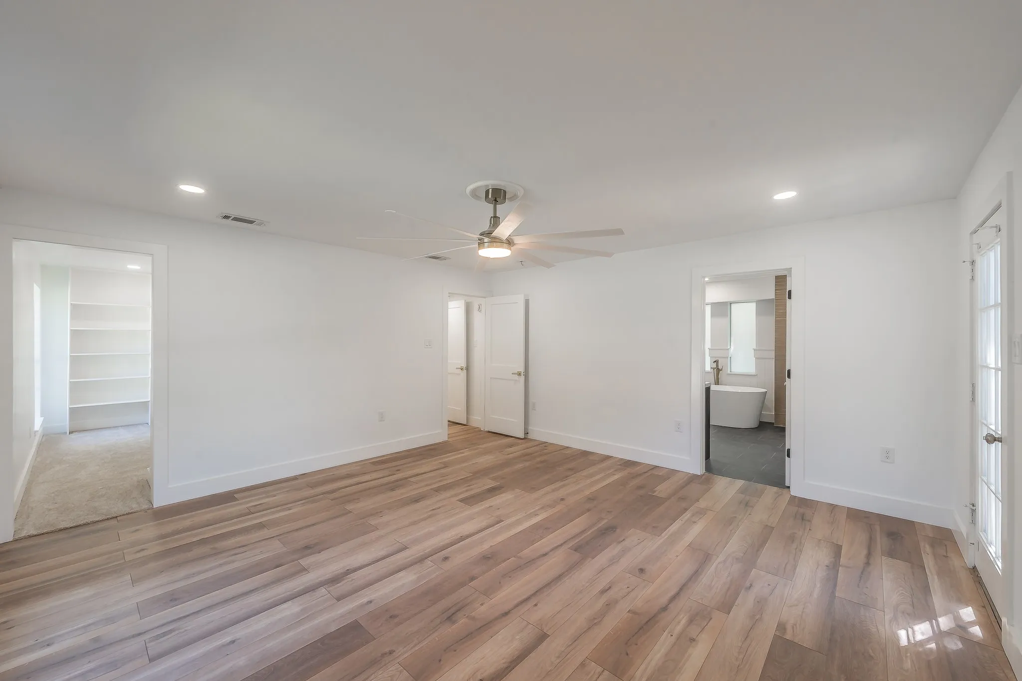 Single Family Residence For Sale in Tarrant County , 2815 Perkins Road, Arlington, Texas 76016, 5 Bedroom, 4 Bathroom, 2 Garage spaces, 4,034 Sqft, built in 1985, mls#21303231, Real Estate Agent in Arlington, Homes For Sale in Tarrant county, Homes For Sale in Arlington, Realtor in Arlington Texas, Real Estate Brokerage Independent Realty Texas, Luminita Cordes Realtor