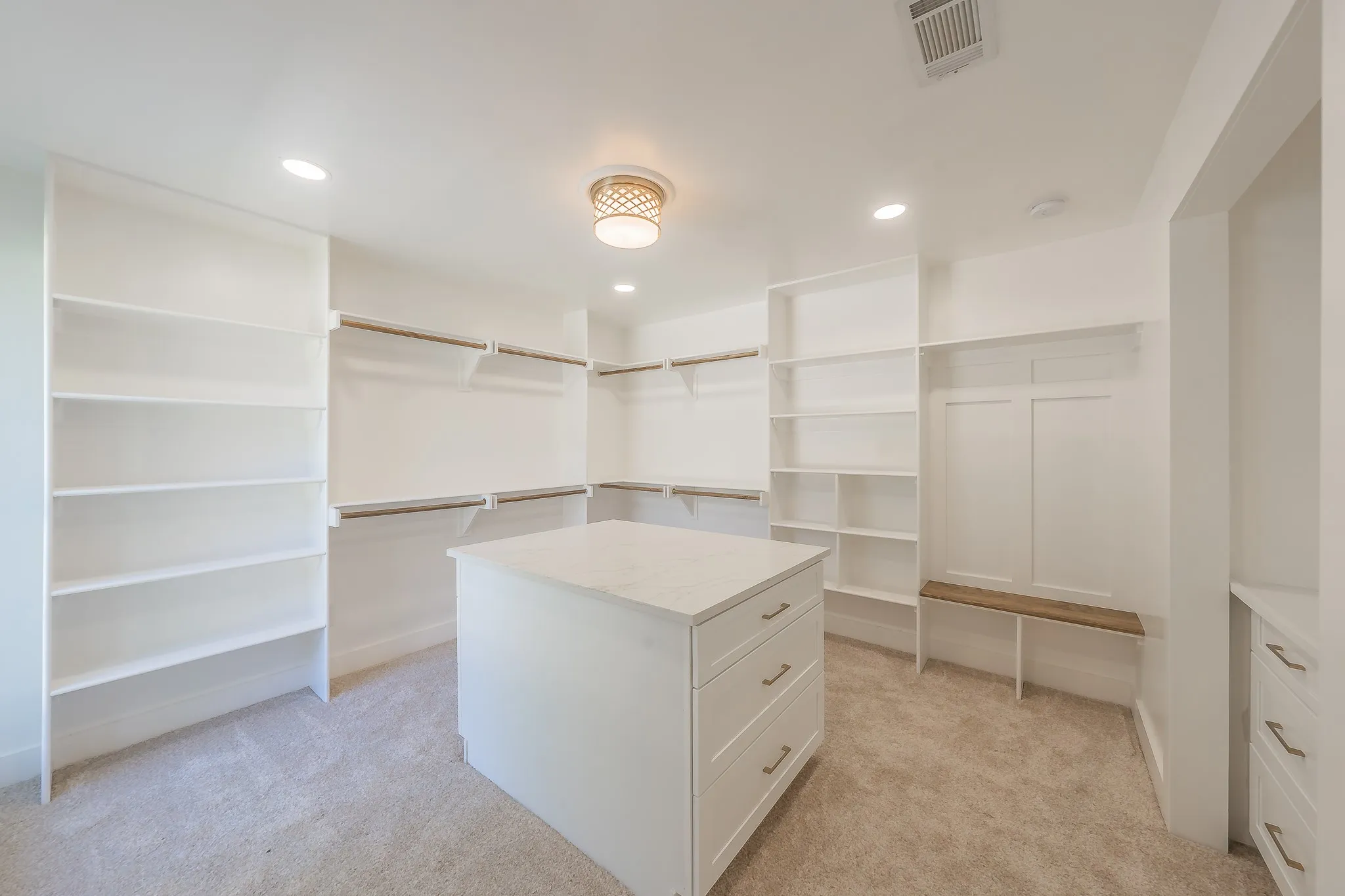 Single Family Residence For Sale in Tarrant County , 2815 Perkins Road, Arlington, Texas 76016, 5 Bedroom, 4 Bathroom, 2 Garage spaces, 4,034 Sqft, built in 1985, mls#21303231, Real Estate Agent in Arlington, Homes For Sale in Tarrant county, Homes For Sale in Arlington, Realtor in Arlington Texas, Real Estate Brokerage Independent Realty Texas, Luminita Cordes Realtor