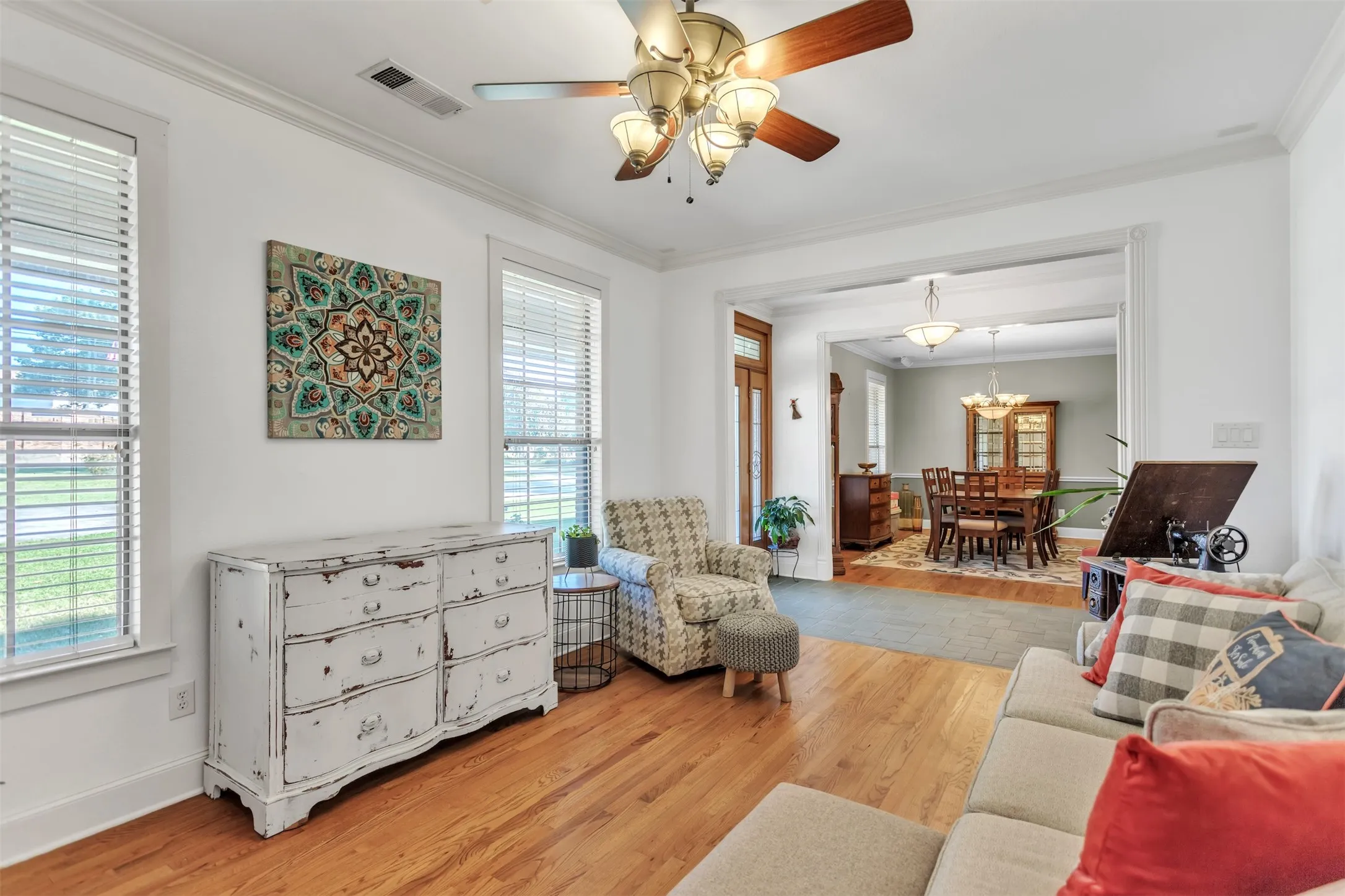 Single Family Residence For Sale in Dallas County , 218 New Market Road, Mesquite, Texas 75149, 4 Bedroom, 4 Bathroom, 2 Garage spaces, 2,855 Sqft, built in 2002, Price $624,999, mls#21233295, Real Estate Agent in Mesquite, Homes For Sale in Dallas county, Homes For Sale in Mesquite, Realtor in Mesquite Texas, Real Estate Brokerage Independent Realty Texas, Luminita Cordes Realtor
