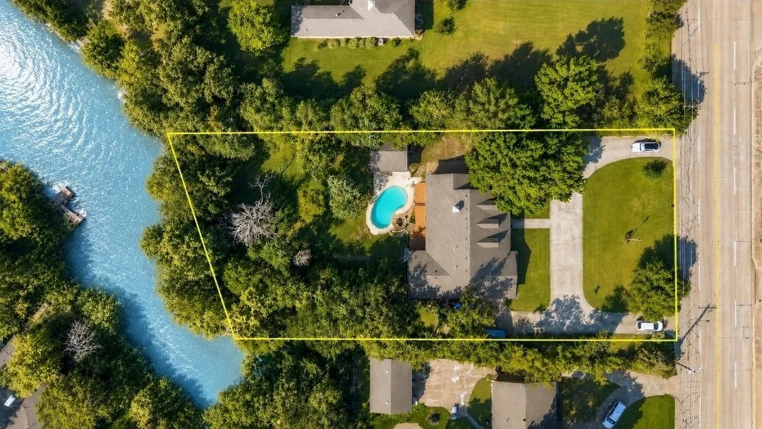 Single Family Residence For Sale in Dallas County , 218 New Market Road, Mesquite, Texas 75149, 4 Bedroom, 4 Bathroom, 2 Garage spaces, 2,855 Sqft, built in 2002, Price $624,999, mls#21233295, Real Estate Agent in Mesquite, Homes For Sale in Dallas county, Homes For Sale in Mesquite, Realtor in Mesquite Texas, Real Estate Brokerage Independent Realty Texas, Luminita Cordes Realtor
