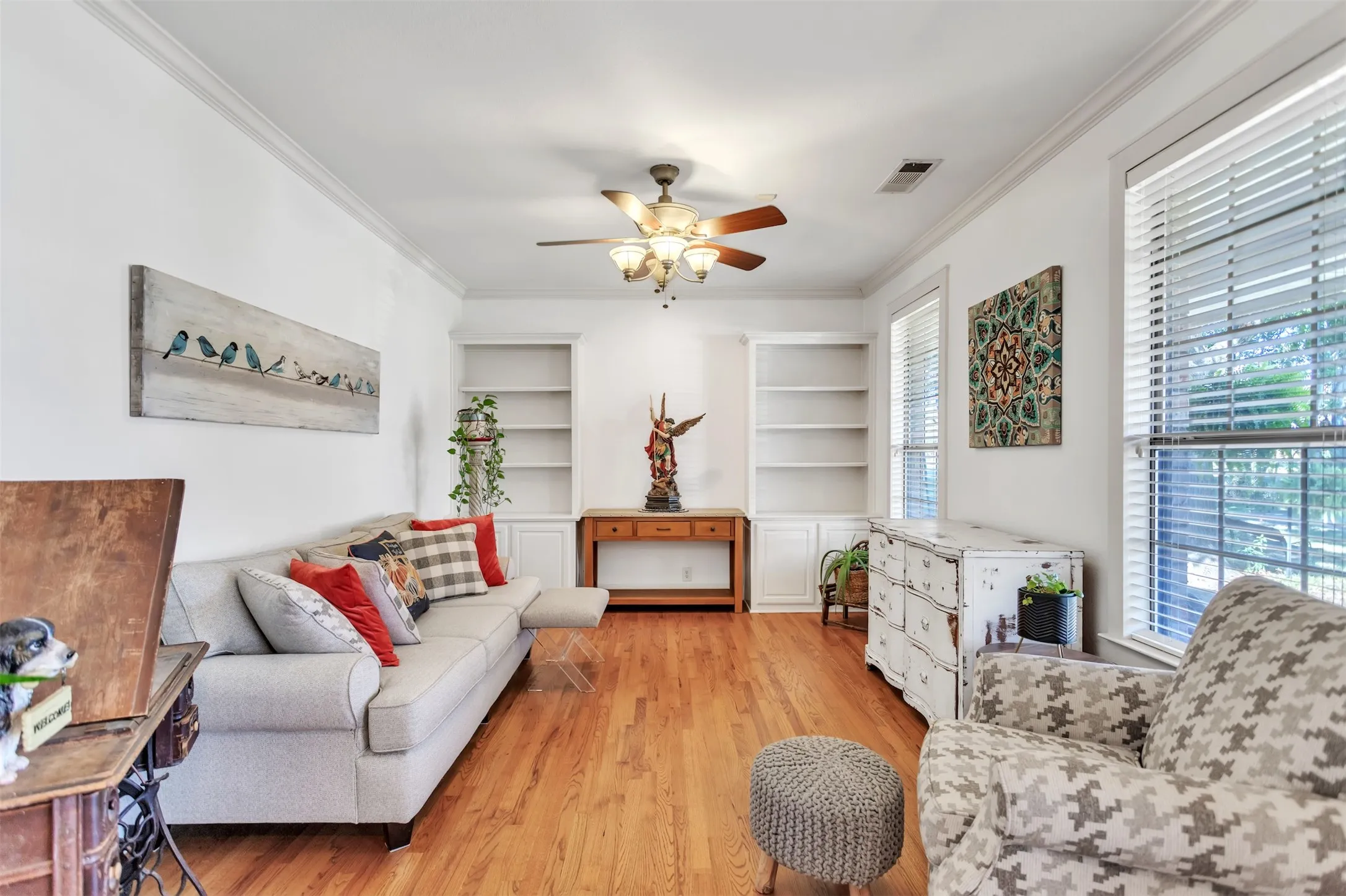 Single Family Residence For Sale in Dallas County , 218 New Market Road, Mesquite, Texas 75149, 4 Bedroom, 4 Bathroom, 2 Garage spaces, 2,855 Sqft, built in 2002, Price $624,999, mls#21233295, Real Estate Agent in Mesquite, Homes For Sale in Dallas county, Homes For Sale in Mesquite, Realtor in Mesquite Texas, Real Estate Brokerage Independent Realty Texas, Luminita Cordes Realtor