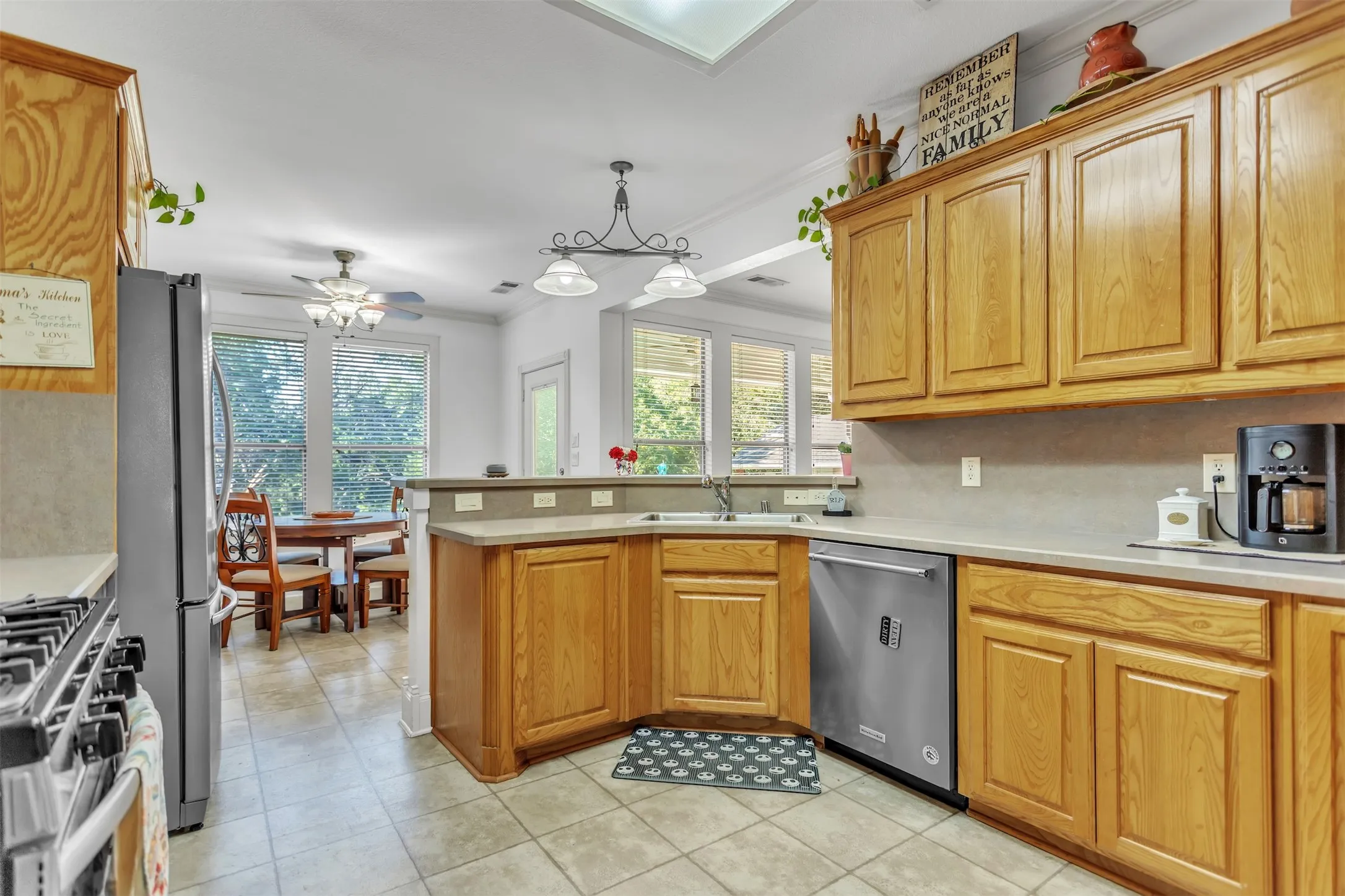 Single Family Residence For Sale in Dallas County , 218 New Market Road, Mesquite, Texas 75149, 4 Bedroom, 4 Bathroom, 2 Garage spaces, 2,855 Sqft, built in 2002, Price $624,999, mls#21233295, Real Estate Agent in Mesquite, Homes For Sale in Dallas county, Homes For Sale in Mesquite, Realtor in Mesquite Texas, Real Estate Brokerage Independent Realty Texas, Luminita Cordes Realtor