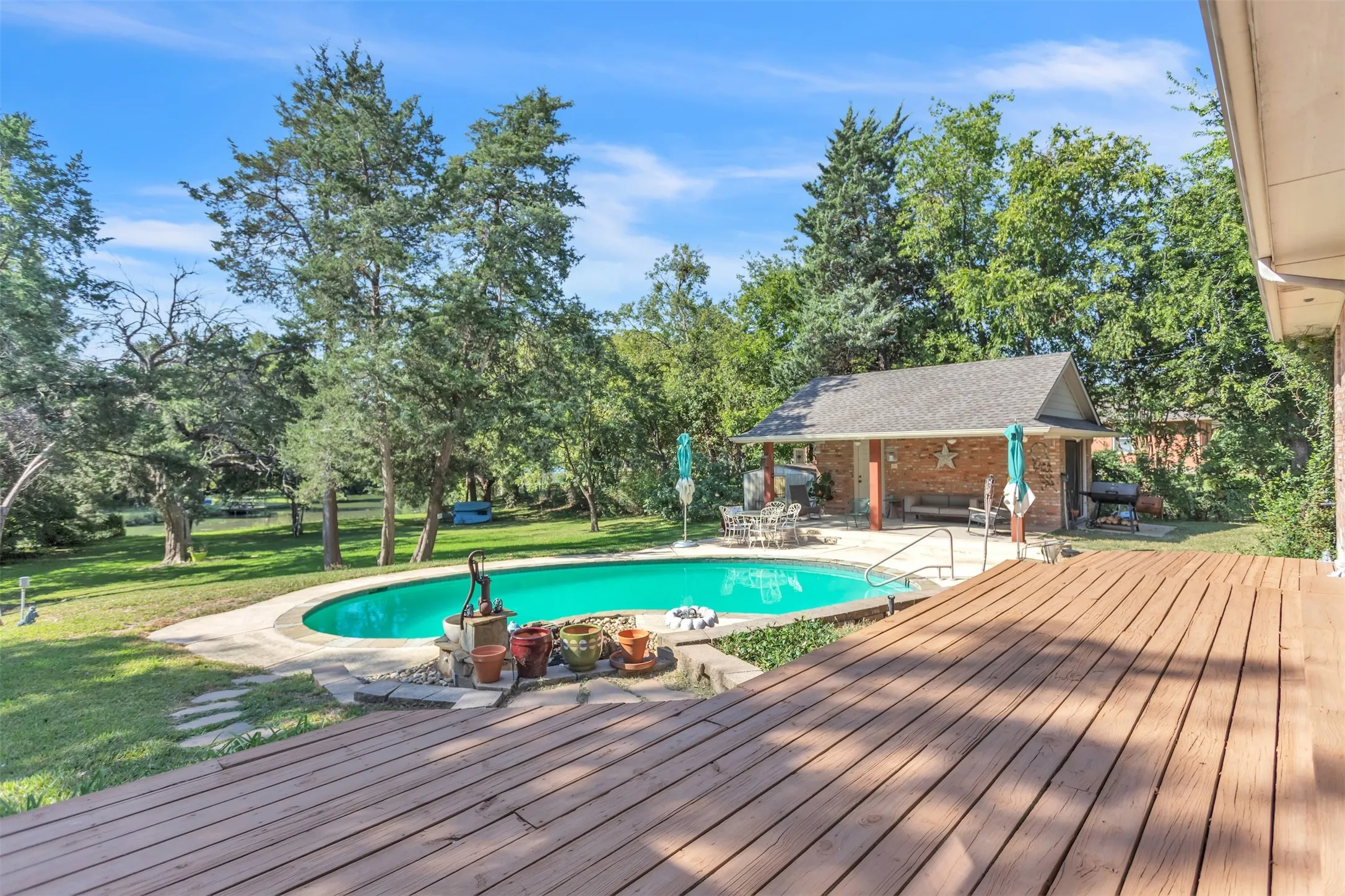 Single Family Residence For Sale in Dallas County , 218 New Market Road, Mesquite, Texas 75149, 4 Bedroom, 4 Bathroom, 2 Garage spaces, 2,855 Sqft, built in 2002, Price $624,999, mls#21233295, Real Estate Agent in Mesquite, Homes For Sale in Dallas county, Homes For Sale in Mesquite, Realtor in Mesquite Texas, Real Estate Brokerage Independent Realty Texas, Luminita Cordes Realtor