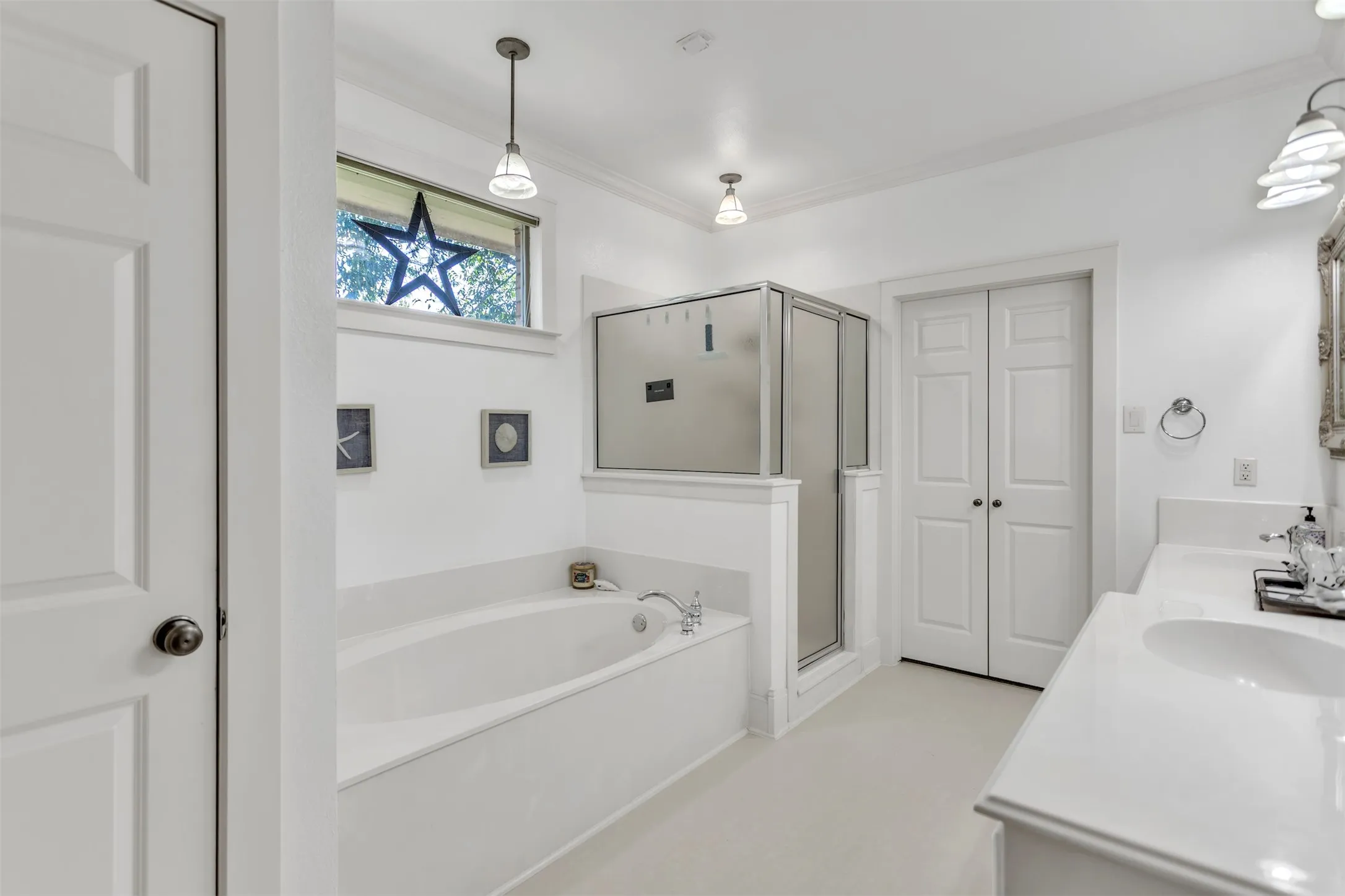 Single Family Residence For Sale in Dallas County , 218 New Market Road, Mesquite, Texas 75149, 4 Bedroom, 4 Bathroom, 2 Garage spaces, 2,855 Sqft, built in 2002, Price $624,999, mls#21233295, Real Estate Agent in Mesquite, Homes For Sale in Dallas county, Homes For Sale in Mesquite, Realtor in Mesquite Texas, Real Estate Brokerage Independent Realty Texas, Luminita Cordes Realtor