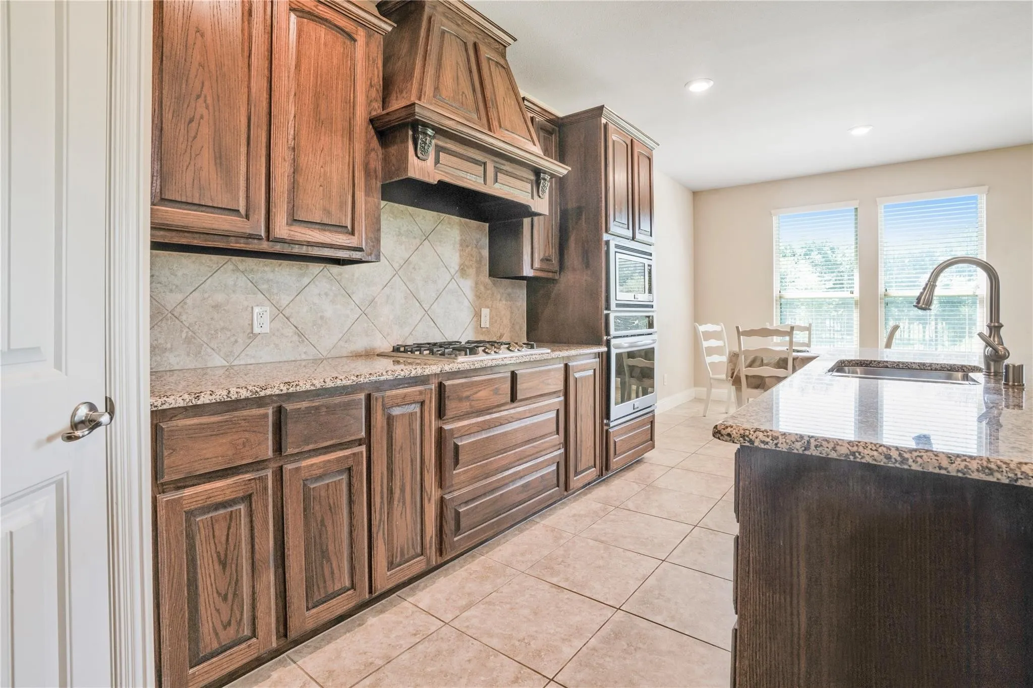 Single Family Residence For Sale in Kaufman County , 276 Goliad Trail, Forney, Texas 75126, 4 Bedroom, 3 Bathroom, 3 Garage spaces, 3,374 Sqft, built in 2017, mls#21303313, Real Estate Agent in Forney, Homes For Sale in Kaufman county, Homes For Sale in Forney, Realtor in Forney Texas, Real Estate Brokerage Independent Realty Texas, Luminita Cordes Realtor