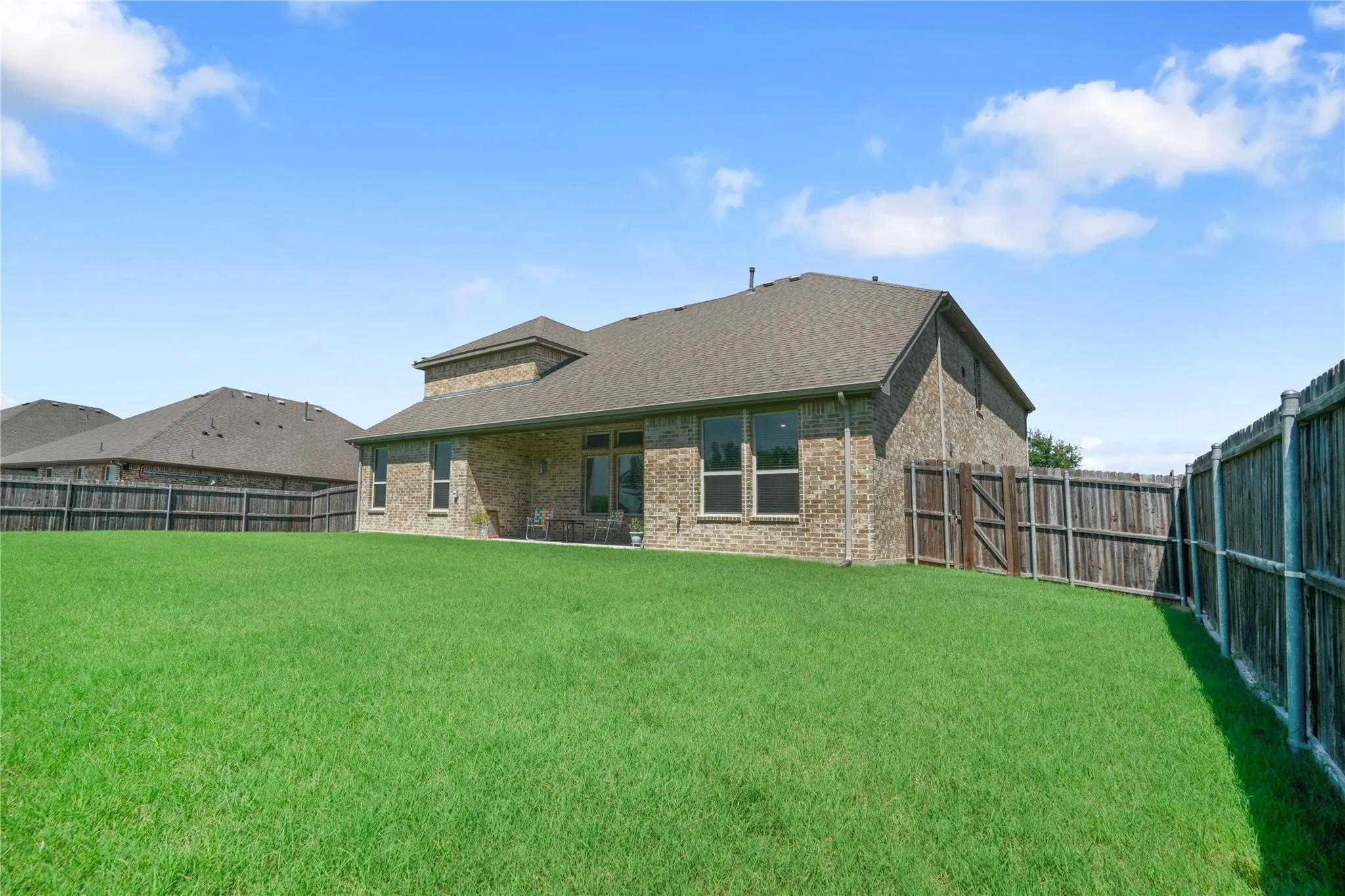 Single Family Residence For Sale in Kaufman County , 276 Goliad Trail, Forney, Texas 75126, 4 Bedroom, 3 Bathroom, 3 Garage spaces, 3,374 Sqft, built in 2017, mls#21303313, Real Estate Agent in Forney, Homes For Sale in Kaufman county, Homes For Sale in Forney, Realtor in Forney Texas, Real Estate Brokerage Independent Realty Texas, Luminita Cordes Realtor