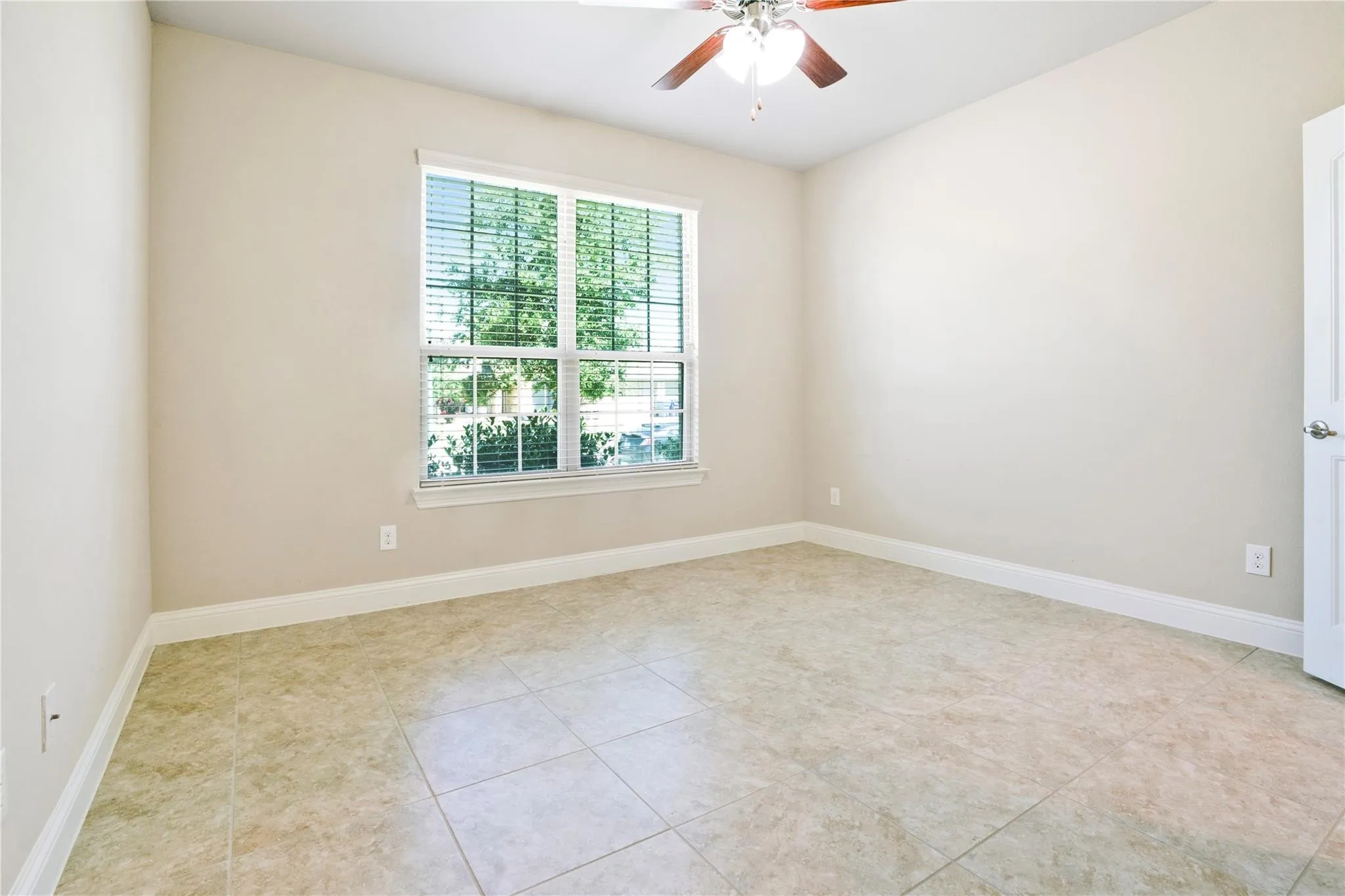 Single Family Residence For Sale in Kaufman County , 276 Goliad Trail, Forney, Texas 75126, 4 Bedroom, 3 Bathroom, 3 Garage spaces, 3,374 Sqft, built in 2017, mls#21303313, Real Estate Agent in Forney, Homes For Sale in Kaufman county, Homes For Sale in Forney, Realtor in Forney Texas, Real Estate Brokerage Independent Realty Texas, Luminita Cordes Realtor