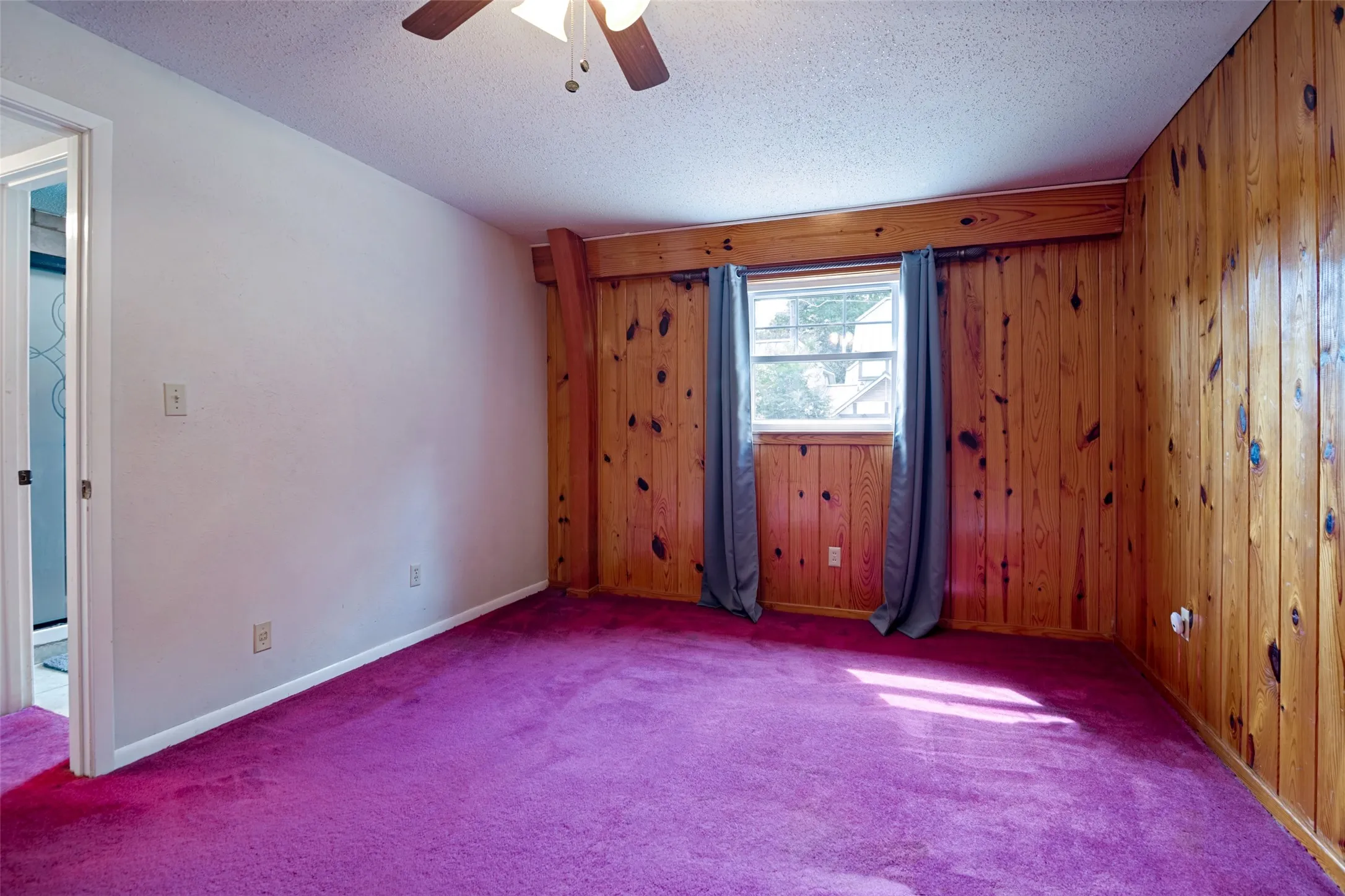 Single Family Residence For Sale in Red River (TX) County , 401 N Main Street, Bogata, Texas 75417, 3 Bedroom, 3 Bathroom, 2 Garage spaces, 2,288 Sqft, built in 1952, mls#21301367, Real Estate Agent in Bogata, Homes For Sale in Red River (TX) county, Homes For Sale in Bogata, Realtor in Bogata Texas, Real Estate Brokerage Independent Realty Texas, Luminita Cordes Realtor