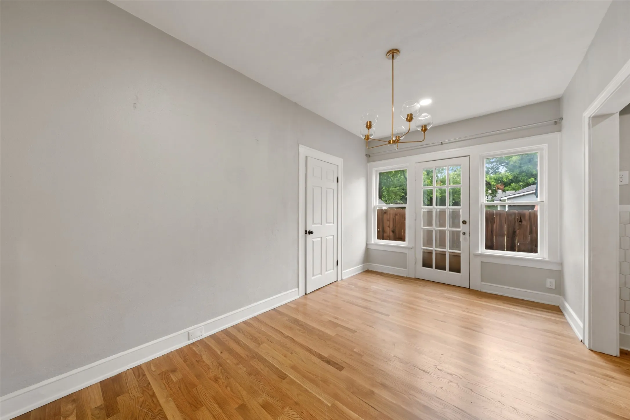 Single Family Residence For Sale in Mc Lennan County , 2600 N 17th Street, Waco, Texas 76708, 3 Bedroom, 2 Bathroom, 2 Garage spaces, 1,722 Sqft, built in 1923, mls#21301976, Real Estate Agent in Waco, Homes For Sale in Mc Lennan county, Homes For Sale in Waco, Realtor in Waco Texas, Real Estate Brokerage Independent Realty Texas, Luminita Cordes Realtor